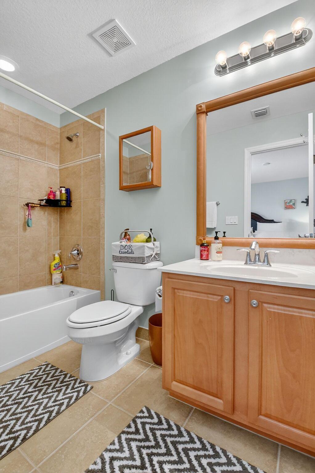 OAKMONT ESTATES PUD - Residential Lease