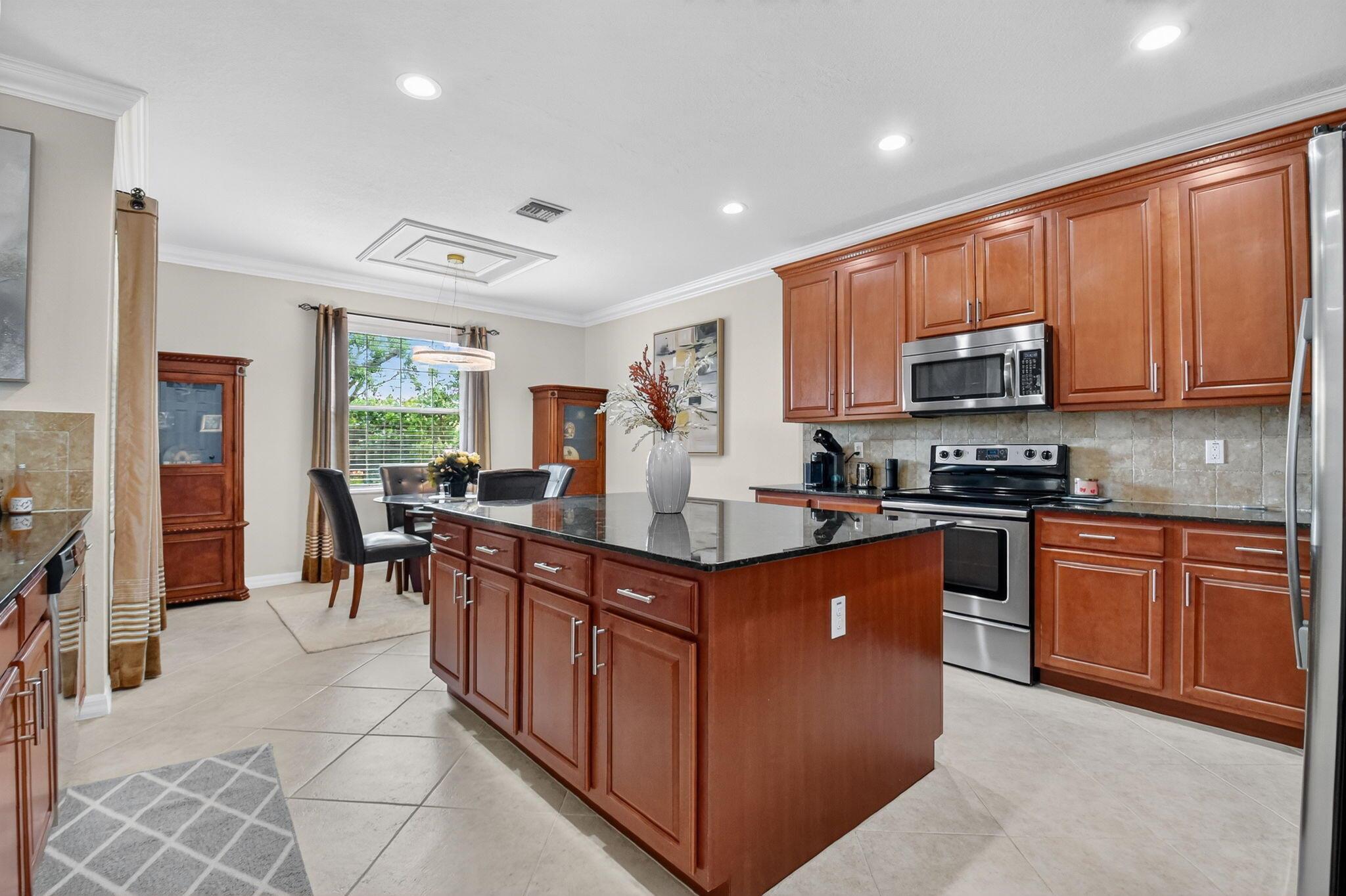 OAKMONT ESTATES PUD - Residential Lease