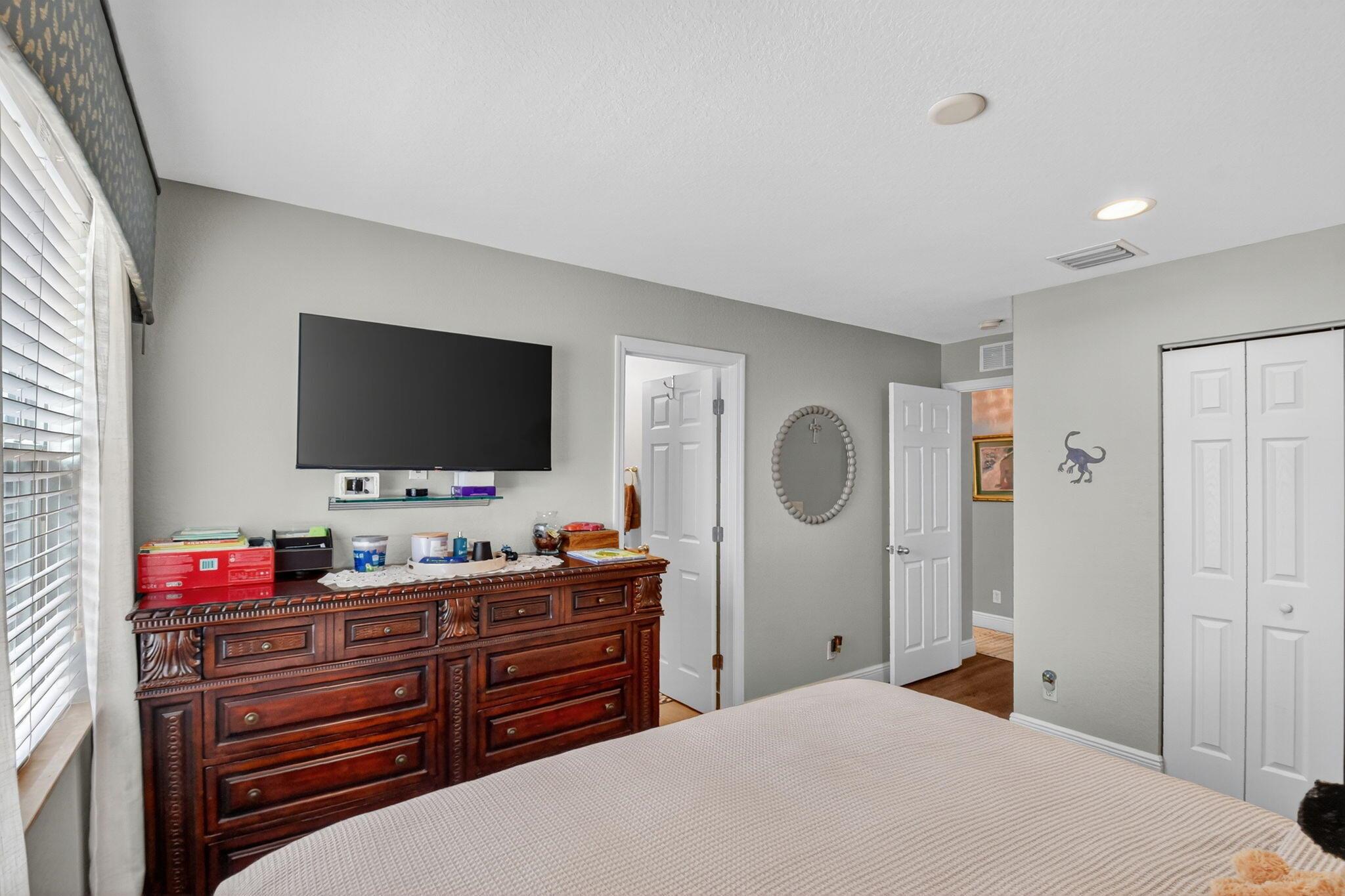 OAKMONT ESTATES PUD - Residential Lease