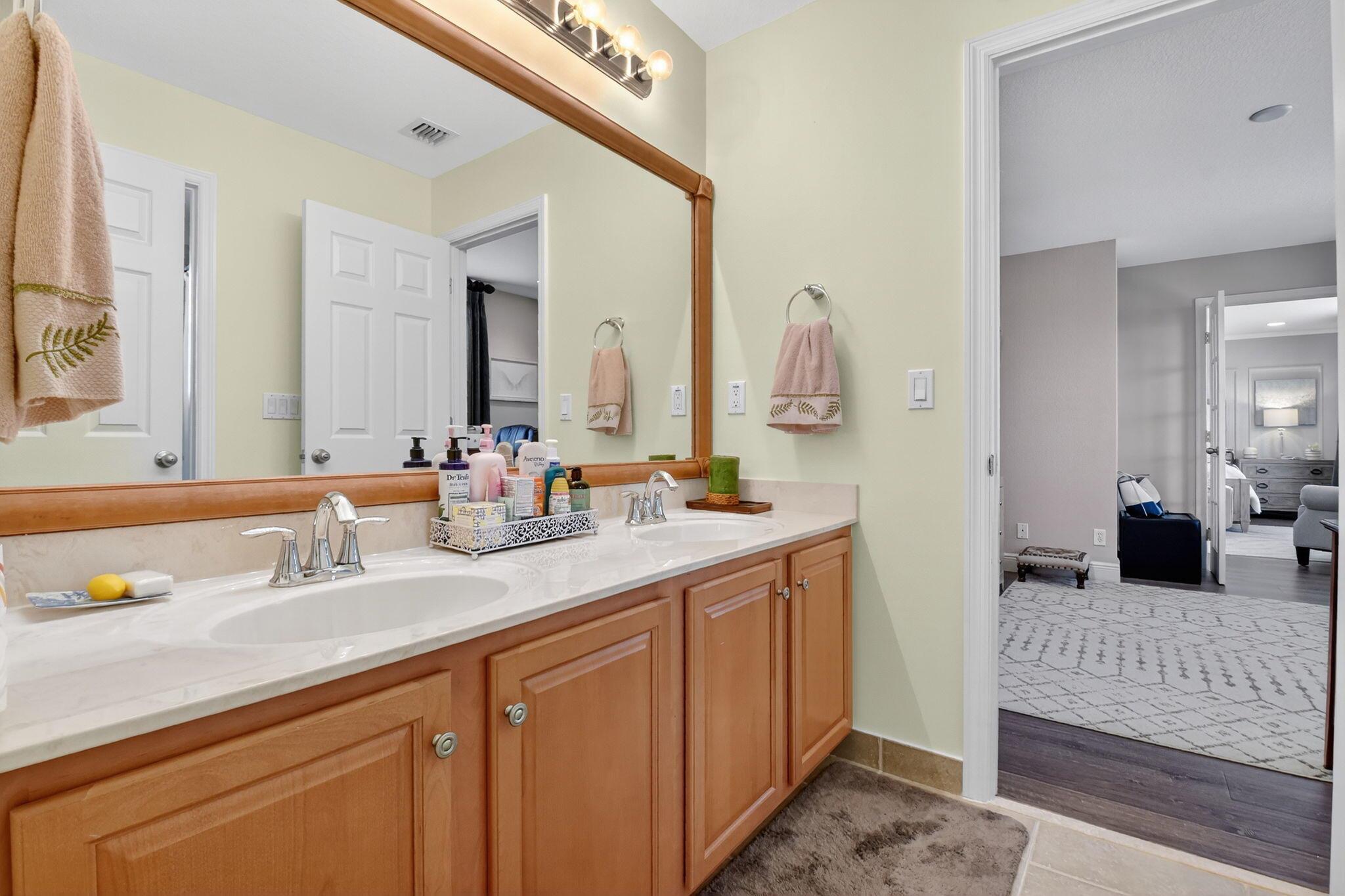 OAKMONT ESTATES PUD - Residential Lease