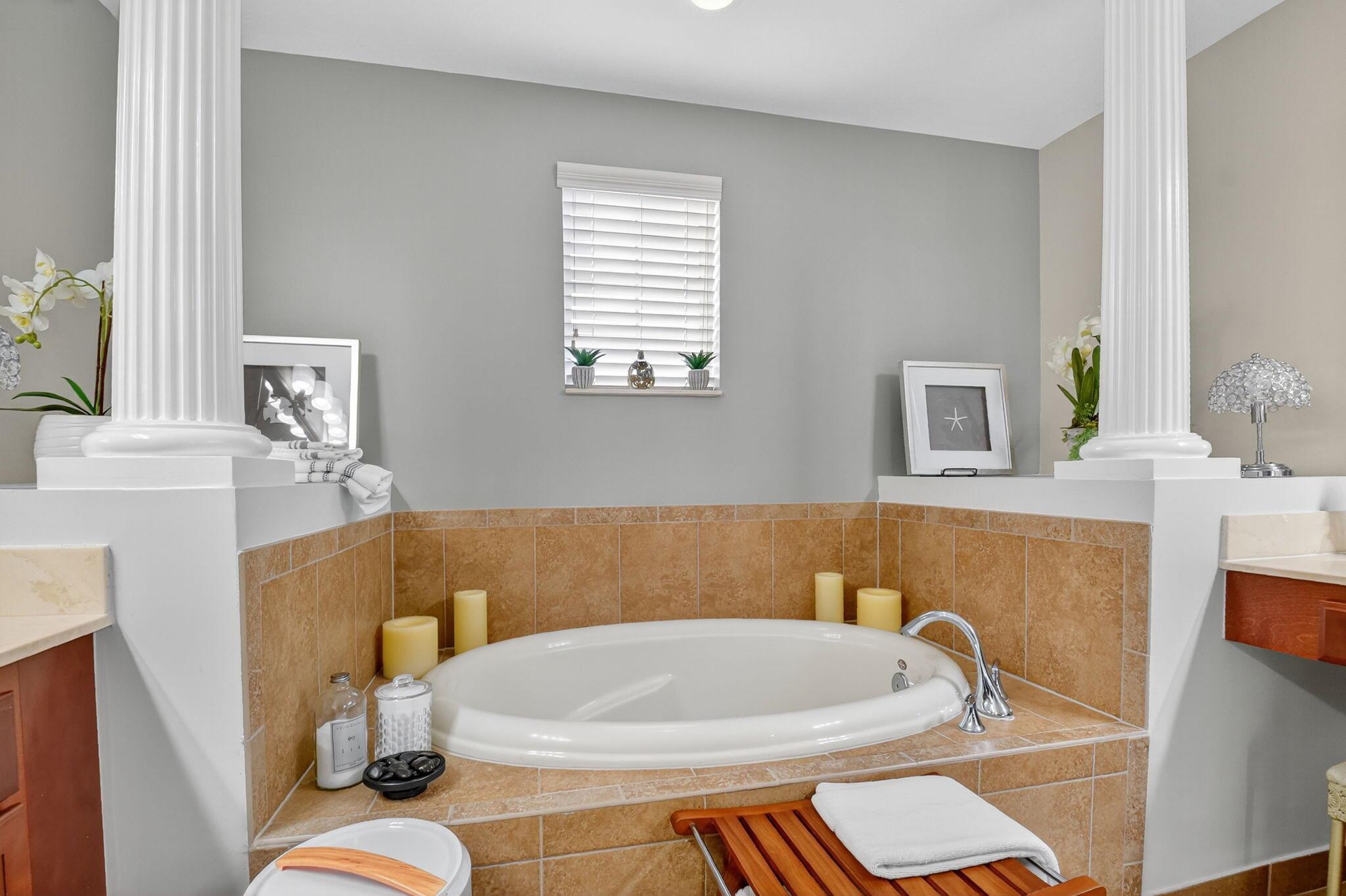 OAKMONT ESTATES PUD - Residential Lease