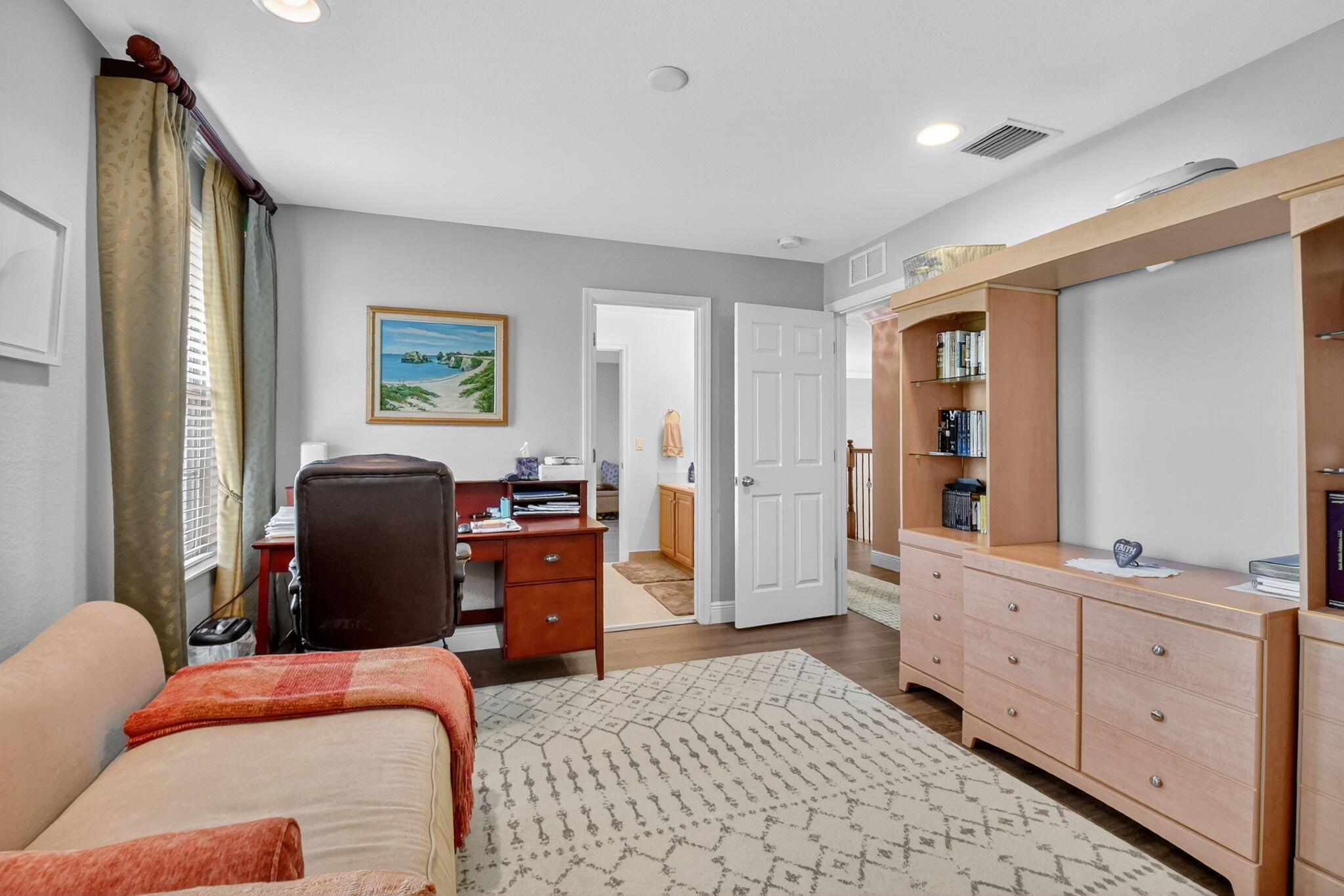 OAKMONT ESTATES PUD - Residential Lease