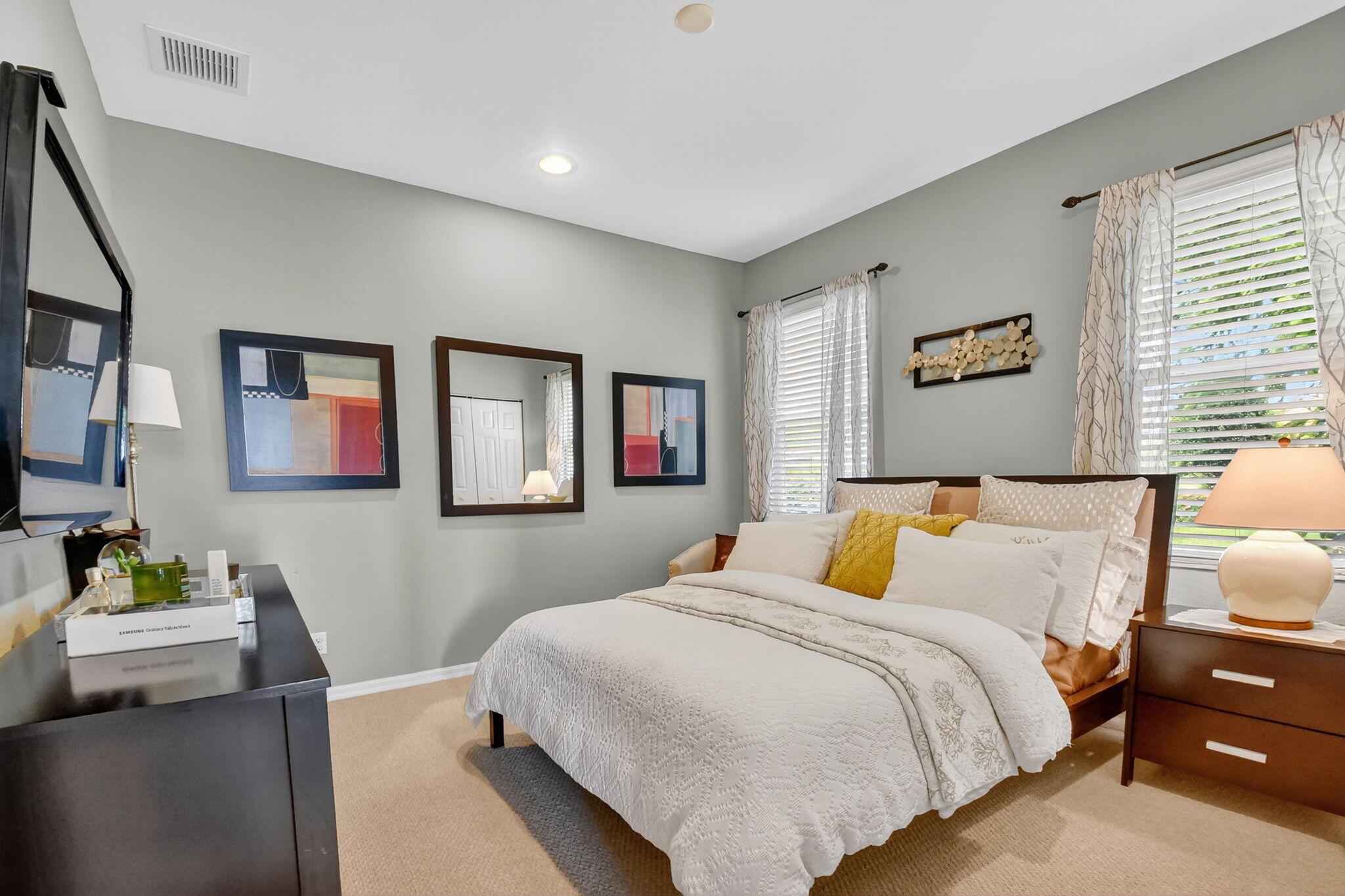 OAKMONT ESTATES PUD - Residential Lease