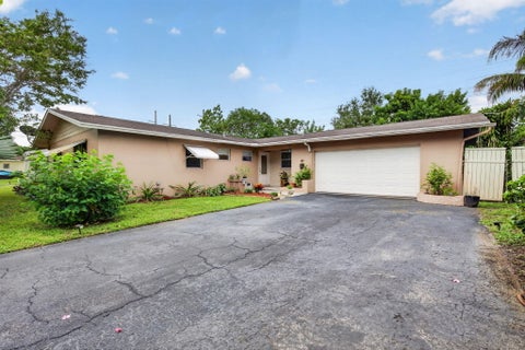 Tiny photo for 167 NW 49TH Avenue, Plantation, FL 33317 (MLS # B26083722)