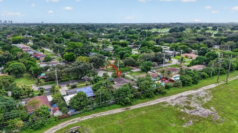 Tiny photo for 167 NW 49TH Avenue, Plantation, FL 33317 (MLS # B26083722)
