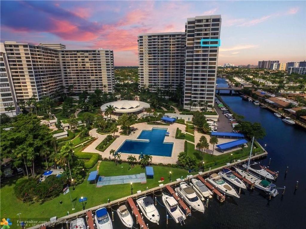 Photo of 2500 Parkview Dr #1215, Hallandale Beach, FL 33009 (MLS # F10307156)