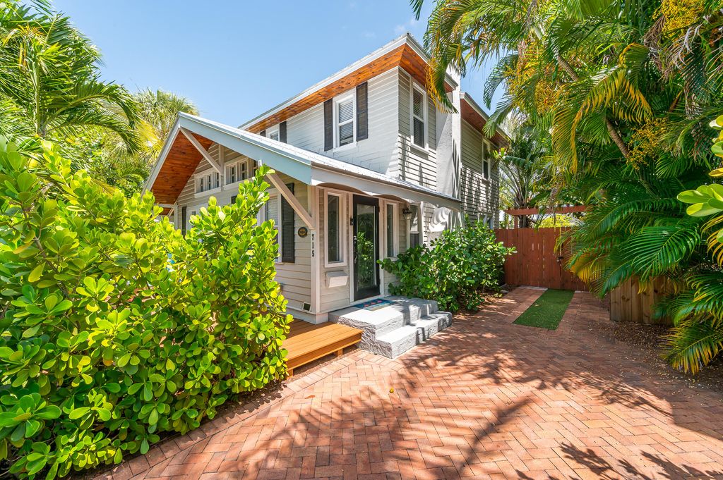 Photo of 715 Palm Street, West Palm Beach, FL 33401 (MLS # R11139409)