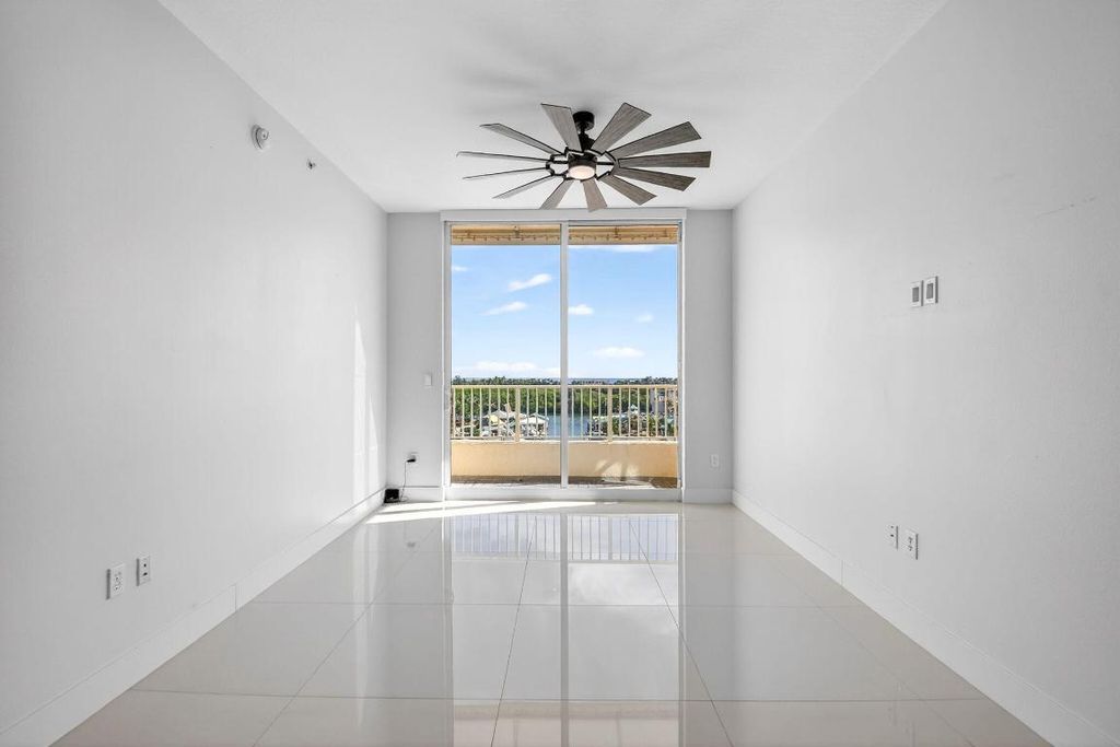 Photo of 100 NE 6th Street #Ph 704, Boynton Beach, FL 33435 (MLS # R11147792)