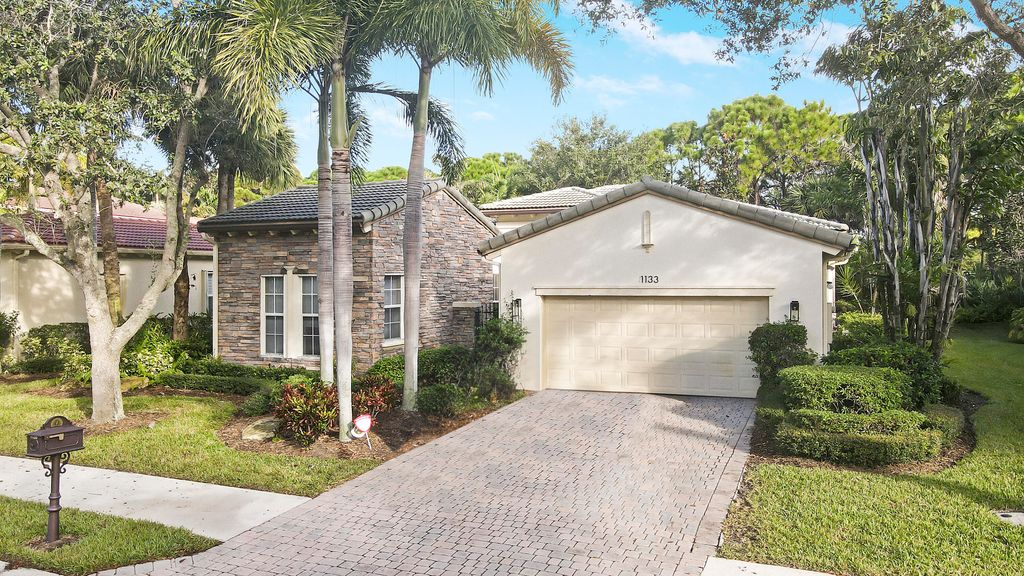 Photo of 1133 Vintner Boulevard, Palm Beach Gardens, FL 33410 (MLS # R10936345)