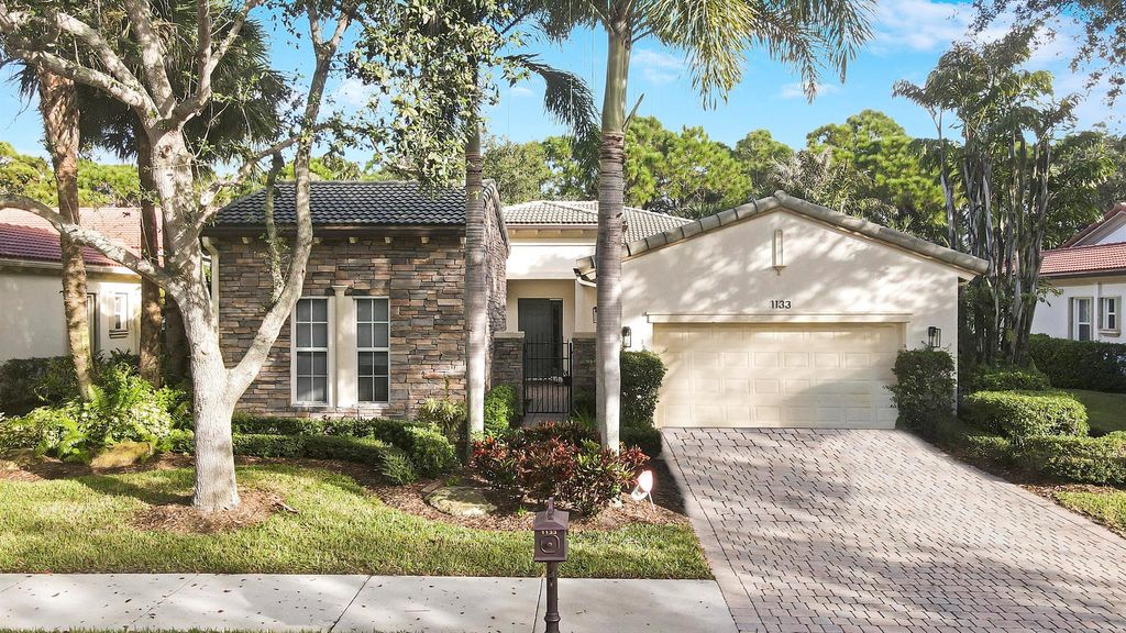 Photo of 1133 Vintner Boulevard, Palm Beach Gardens, FL 33410 (MLS # R10936345)