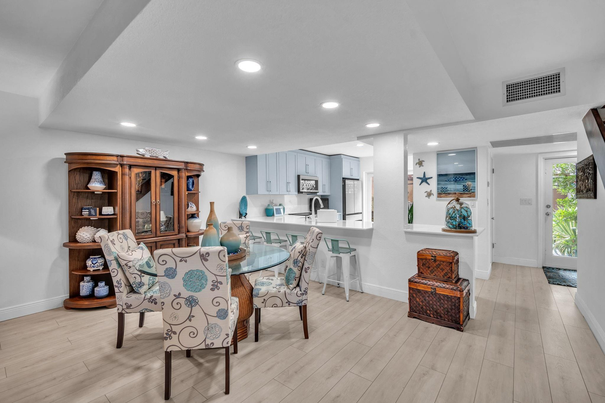 3073 N Palm Aire Drive 3073