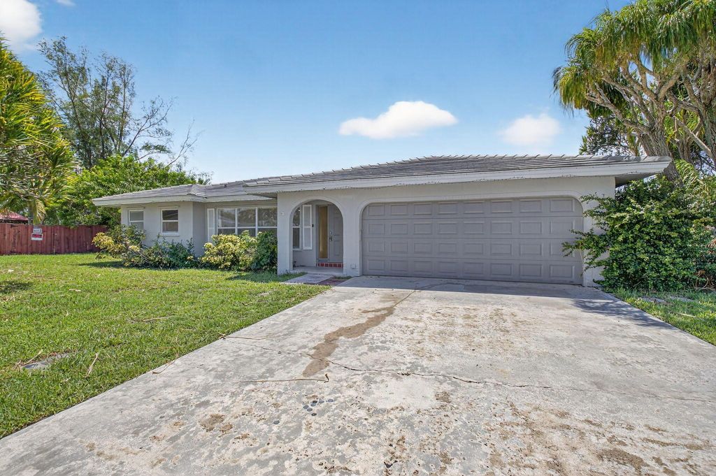 Photo of 22203 Aquila Street, Boca Raton, FL 33428 (MLS # R11108031)