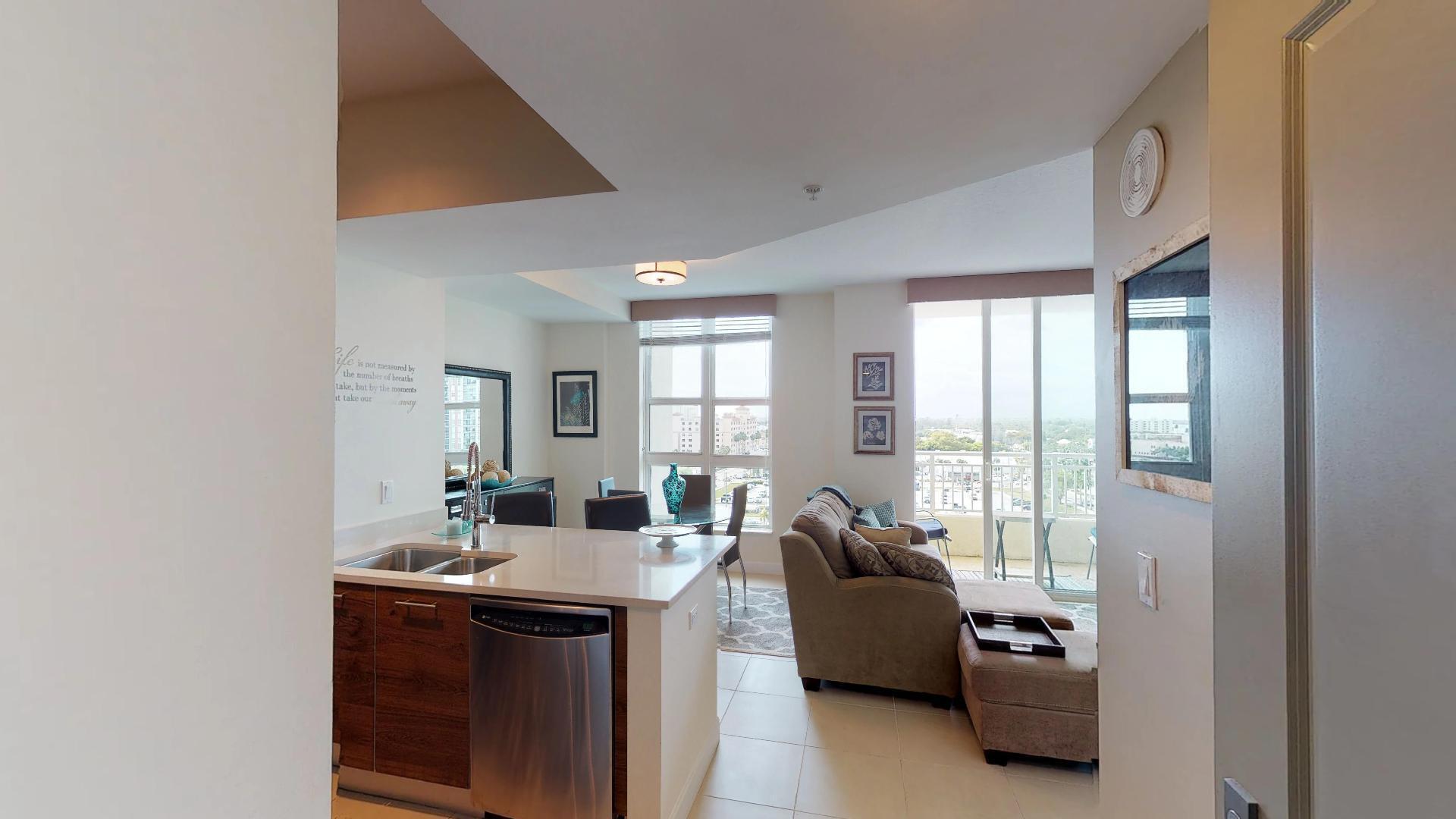 CITY PALMS CONDO - Residential Lease