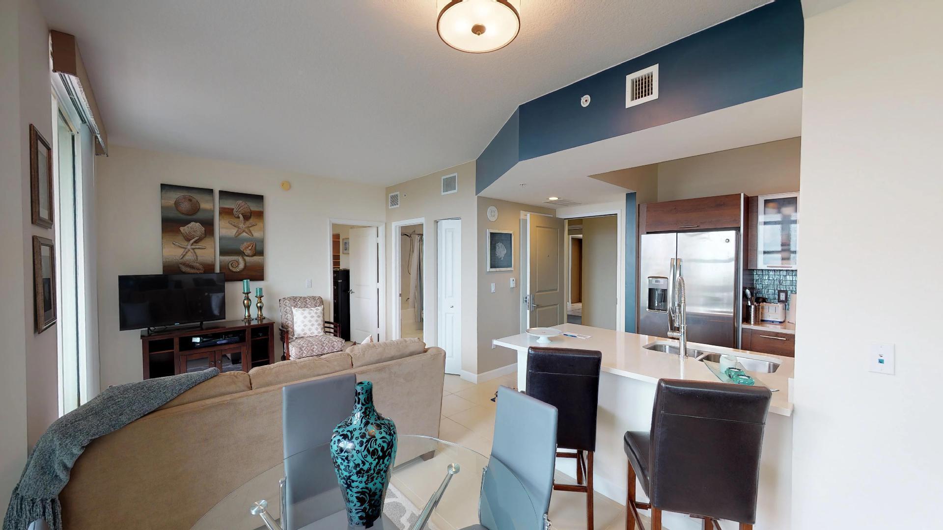 CITY PALMS CONDO - Residential Lease