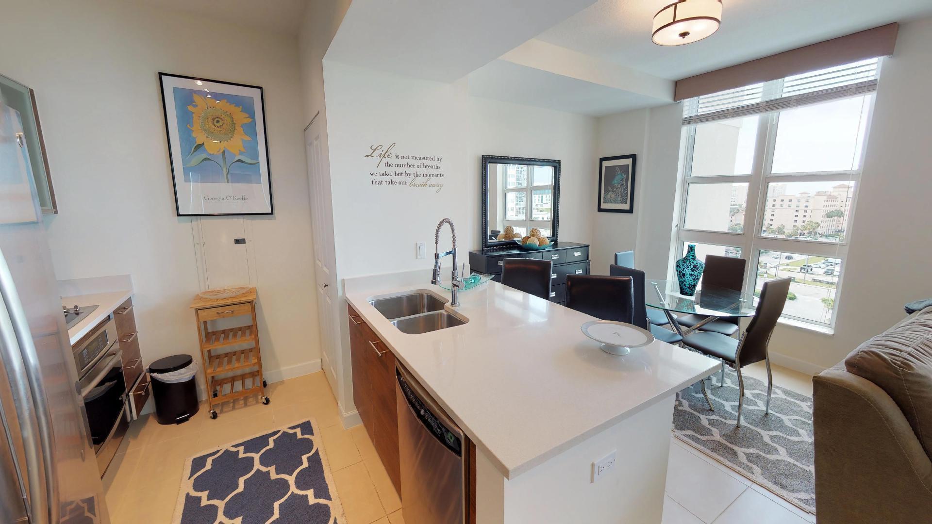 CITY PALMS CONDO - Residential Lease