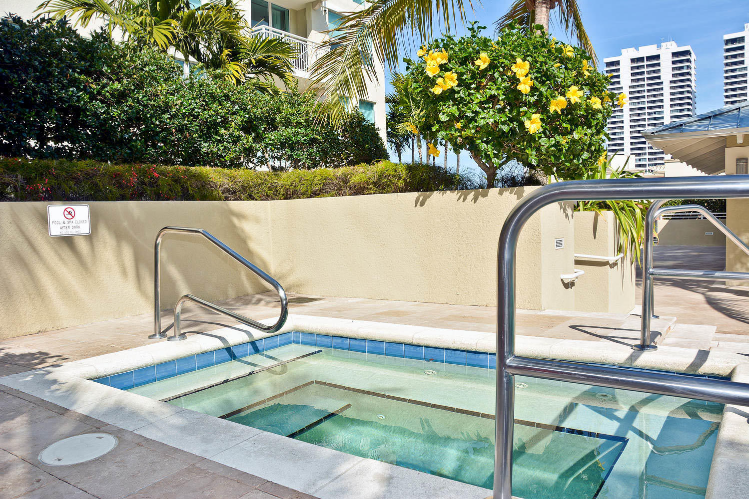 CITY PALMS CONDO - Residential Lease