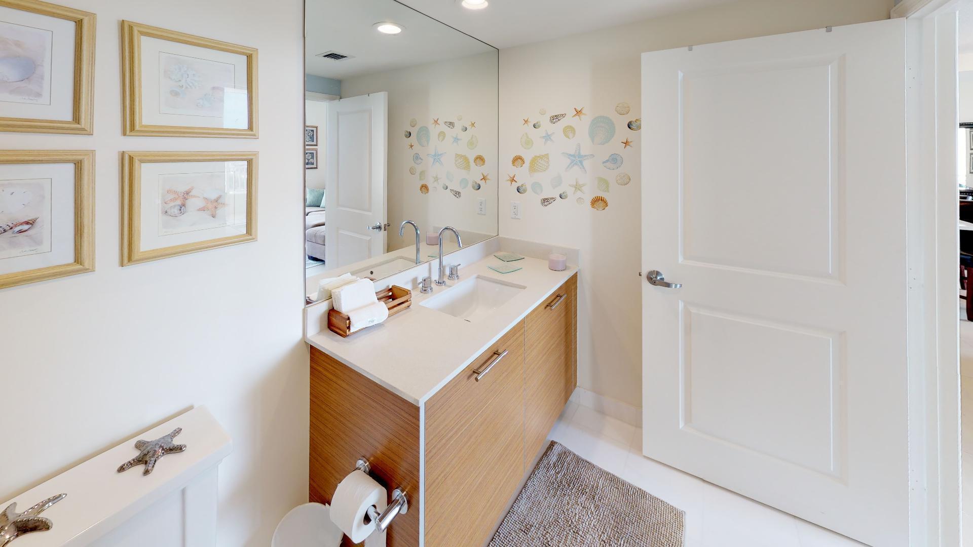 CITY PALMS CONDO - Residential Lease