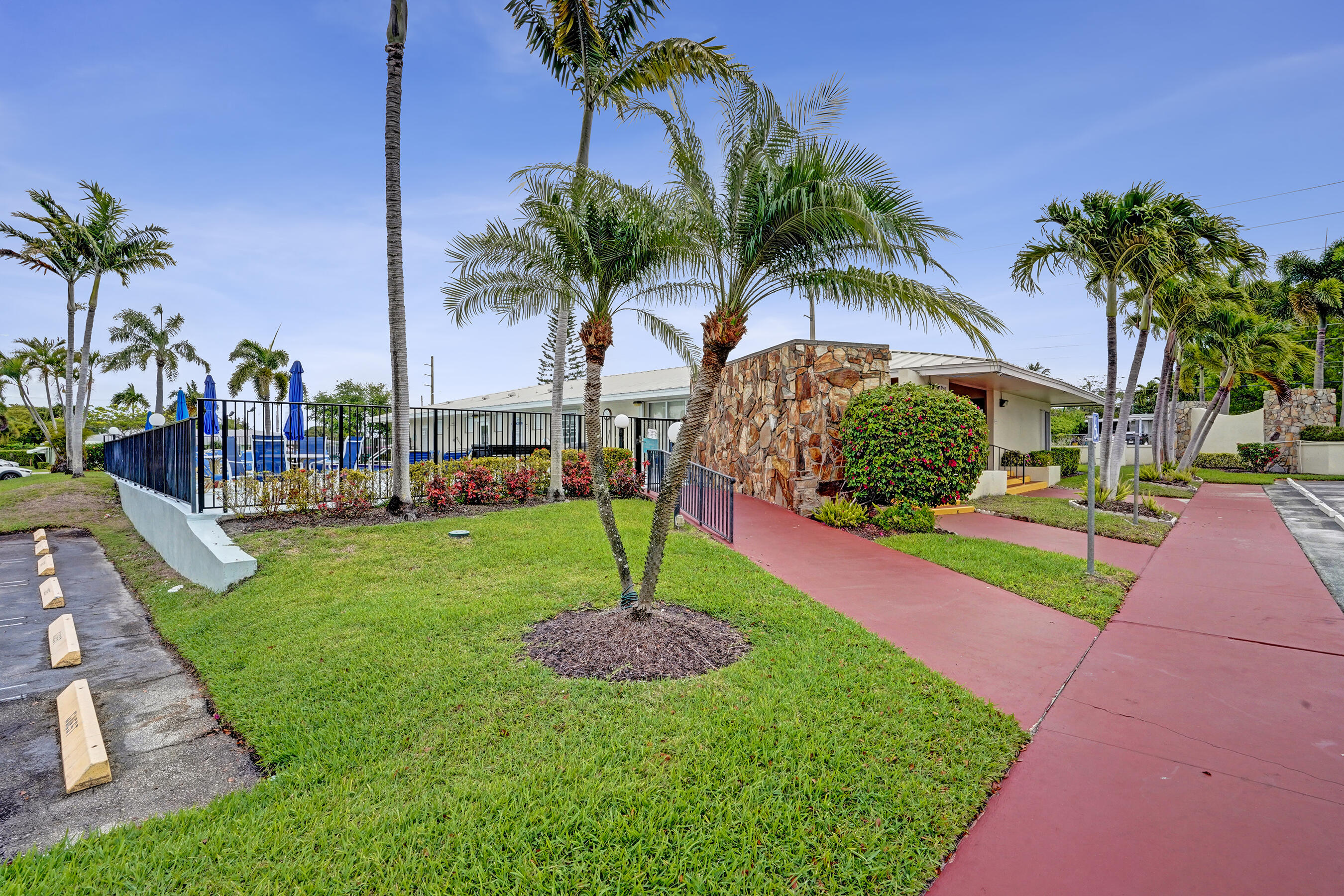 PINE POINT VILLAS CONDO - Residential
