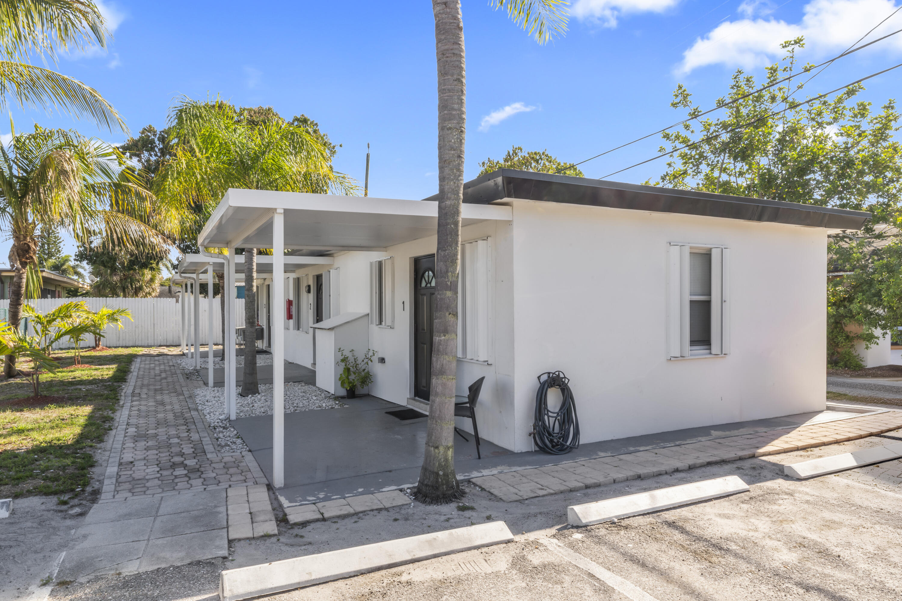 LAKE WORTH TOWN OF - Residential Income