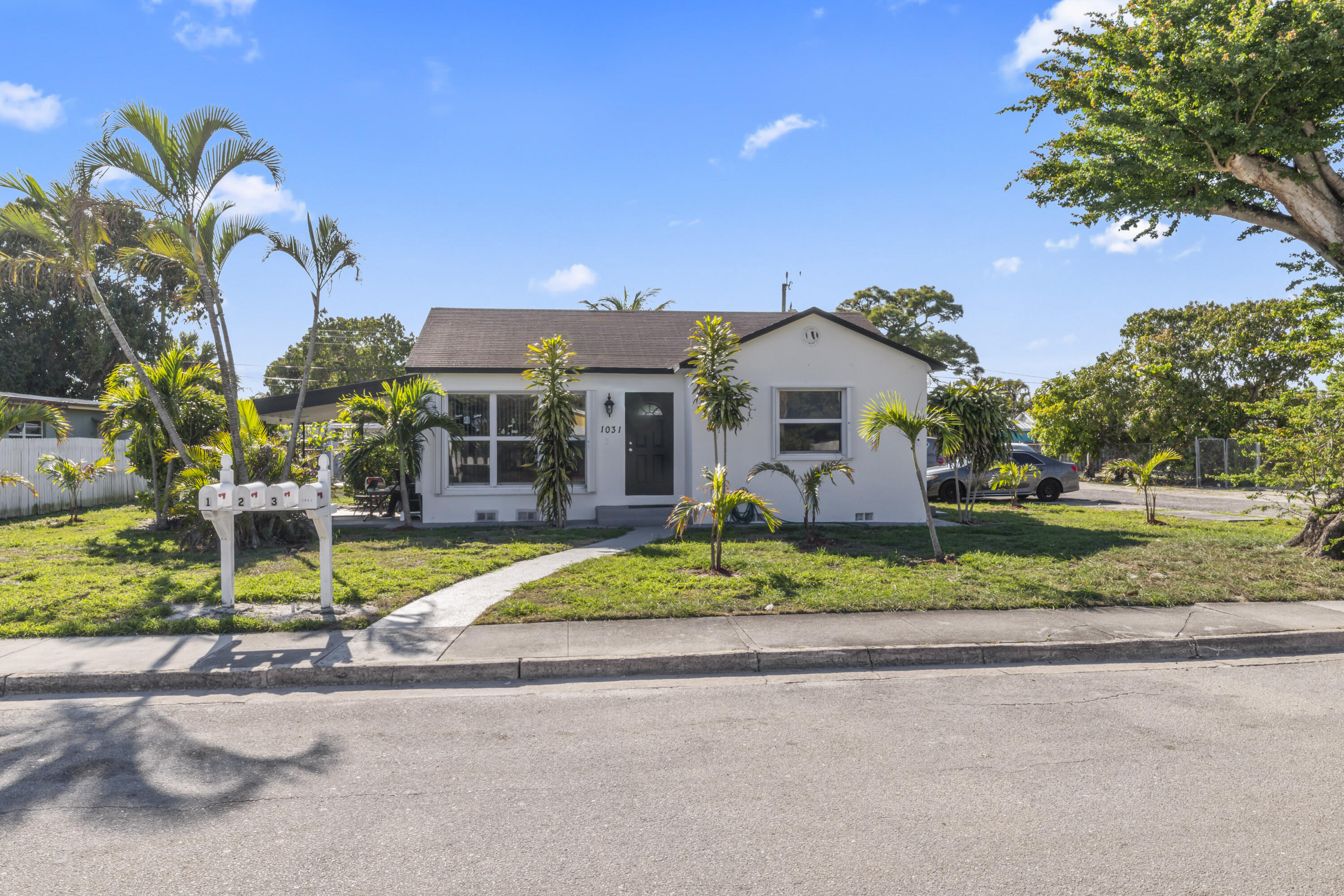 LAKE WORTH TOWN OF - Residential Income