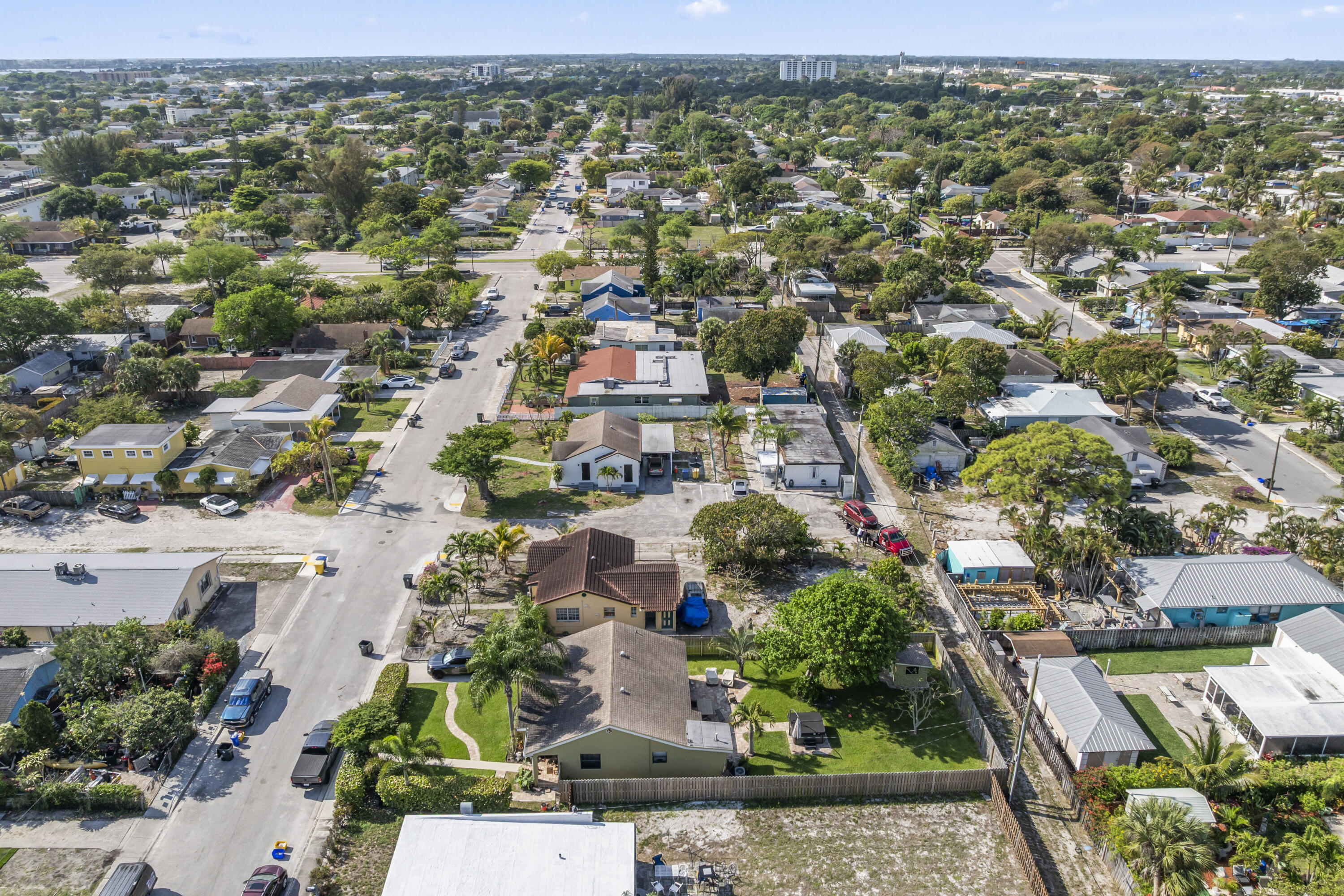LAKE WORTH TOWN OF - Residential Income