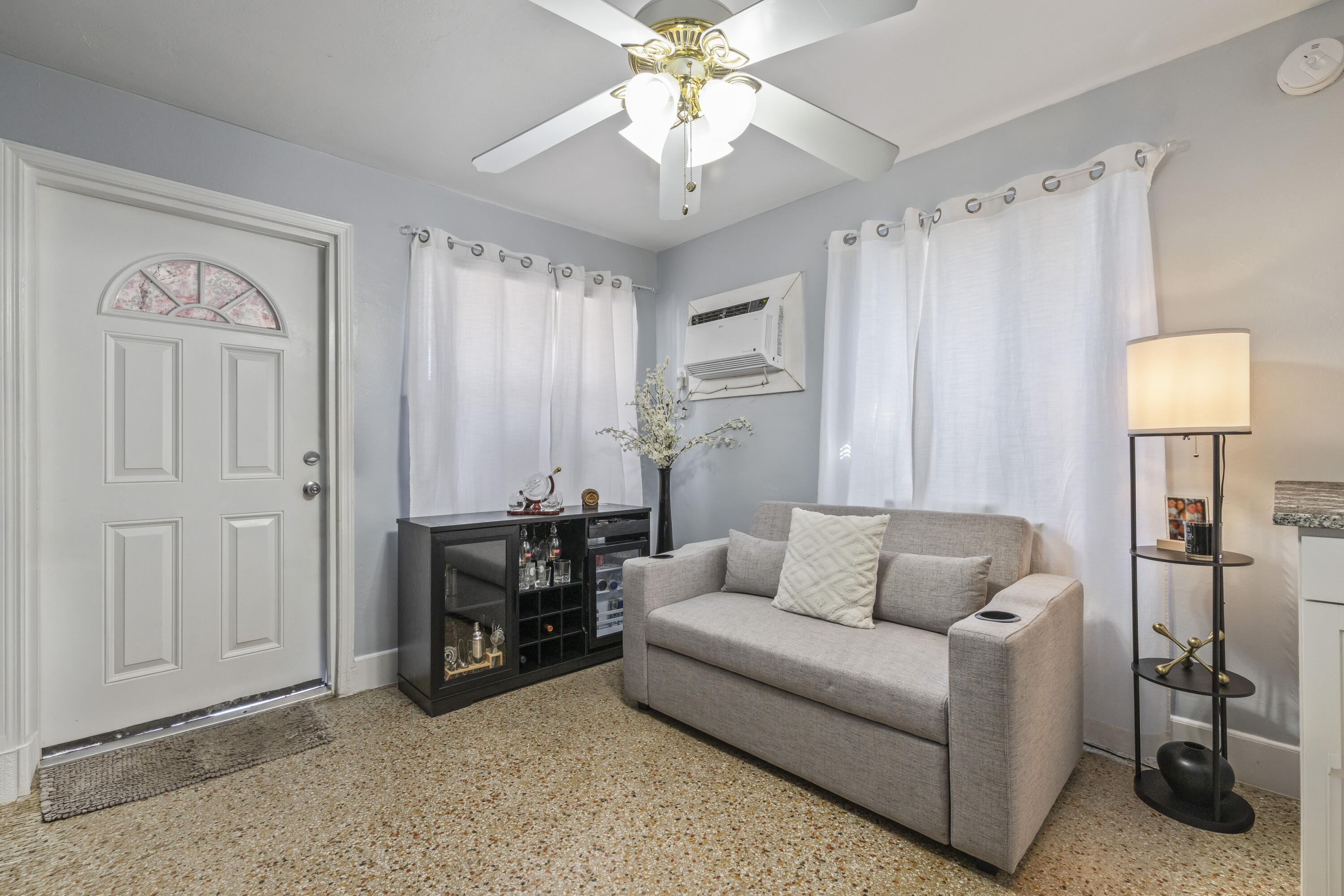 LAKE WORTH TOWN OF - Residential Income