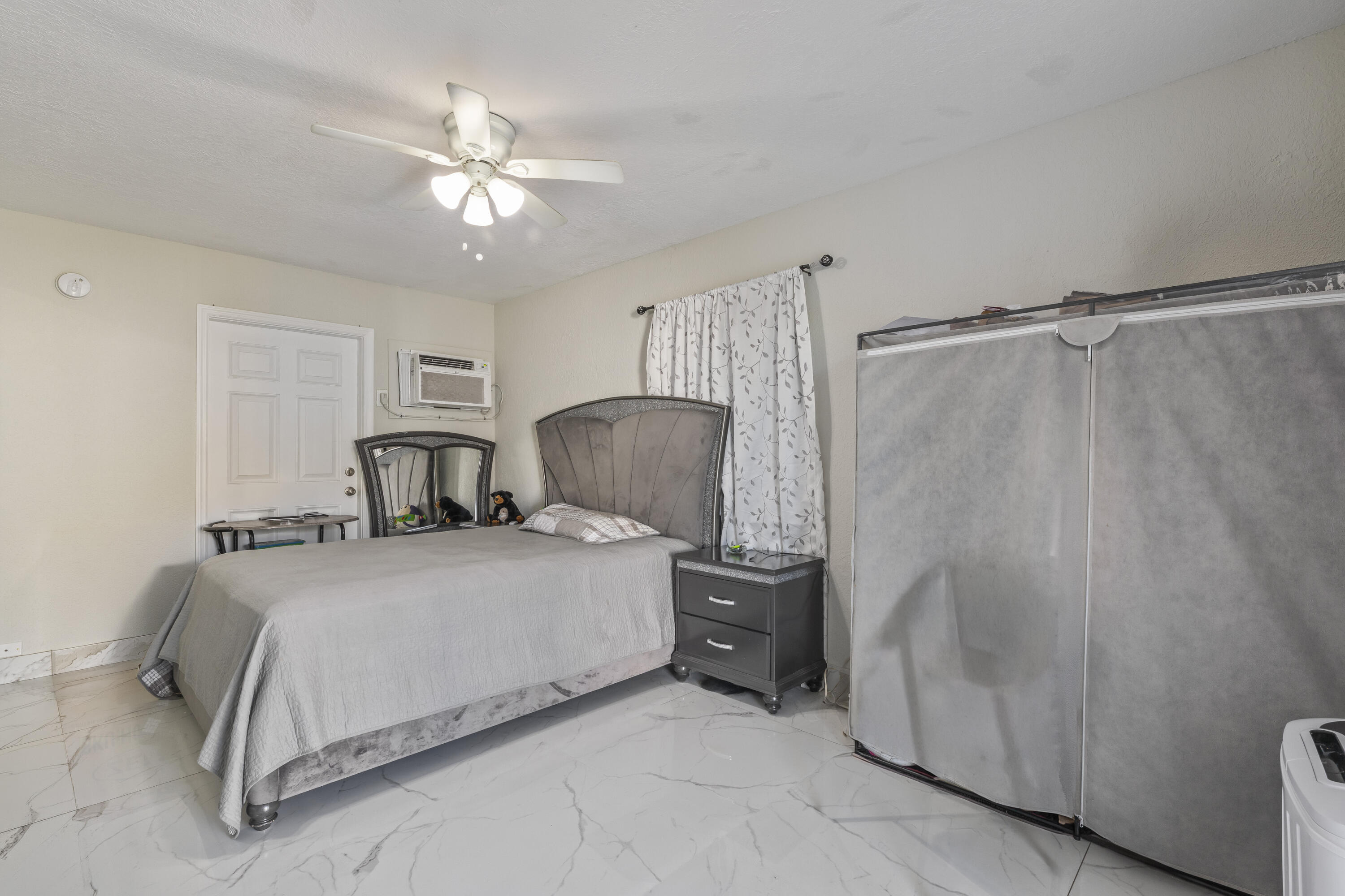 LAKE WORTH TOWN OF - Residential Income