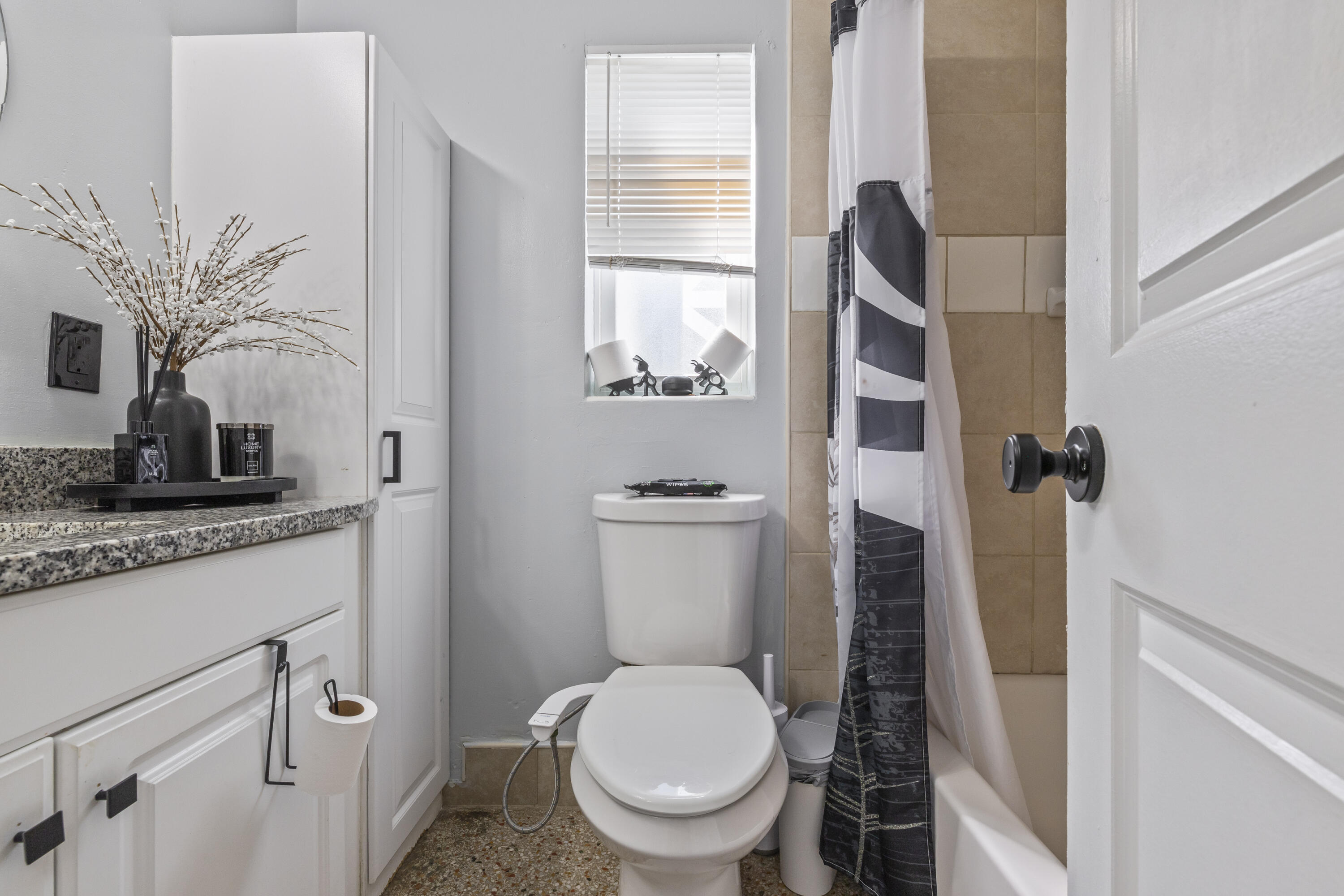 LAKE WORTH TOWN OF - Residential Income