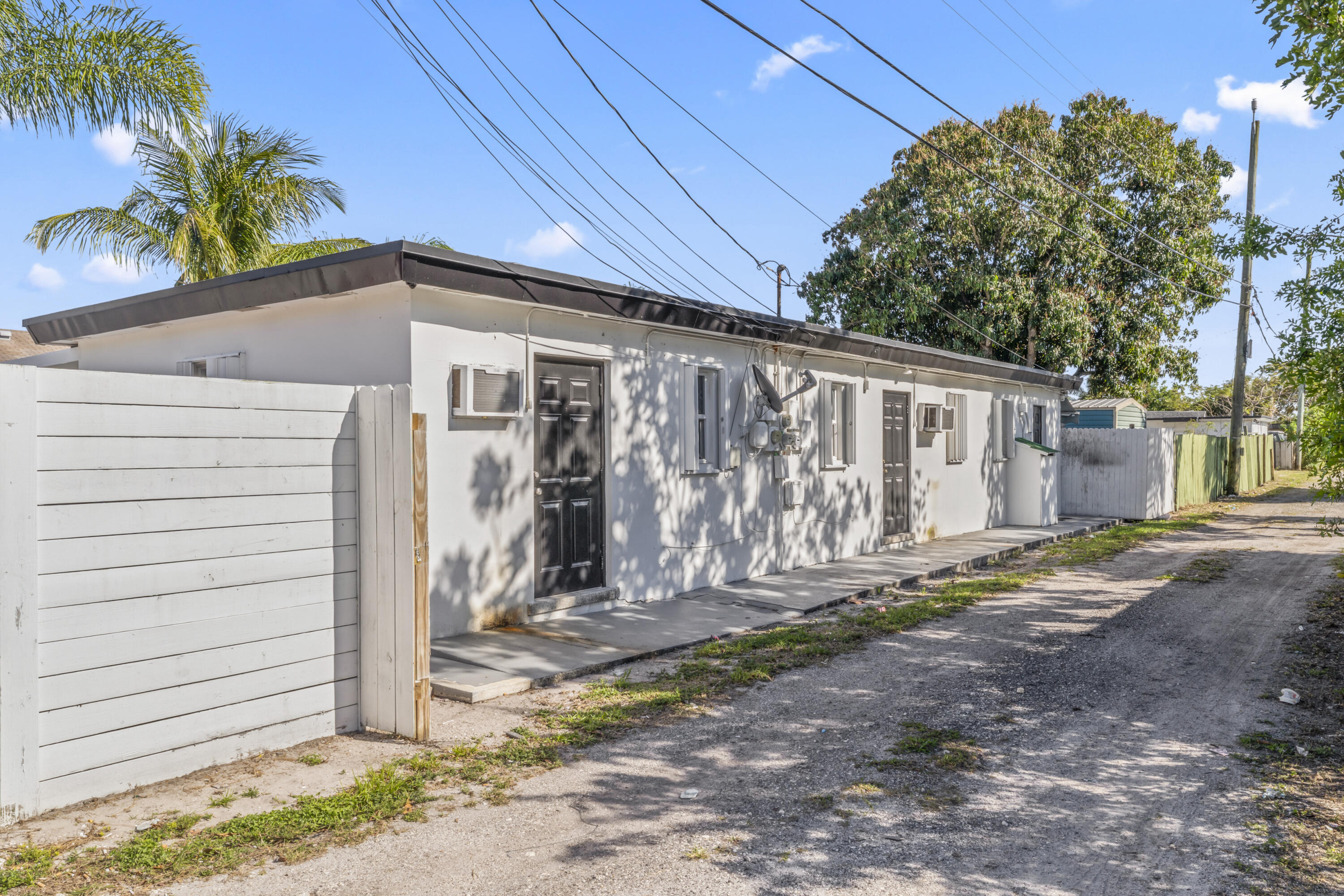 LAKE WORTH TOWN OF - Residential Income