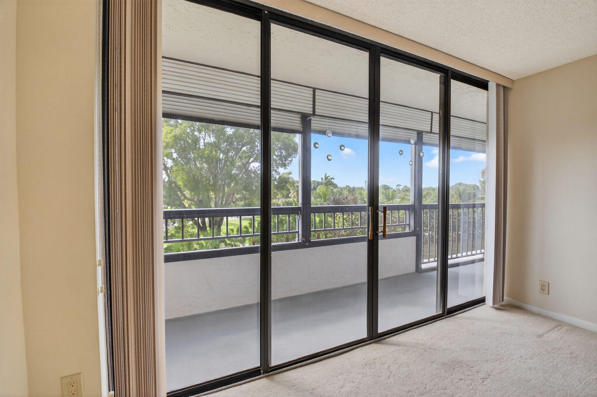 GLENS CONDO - Residential