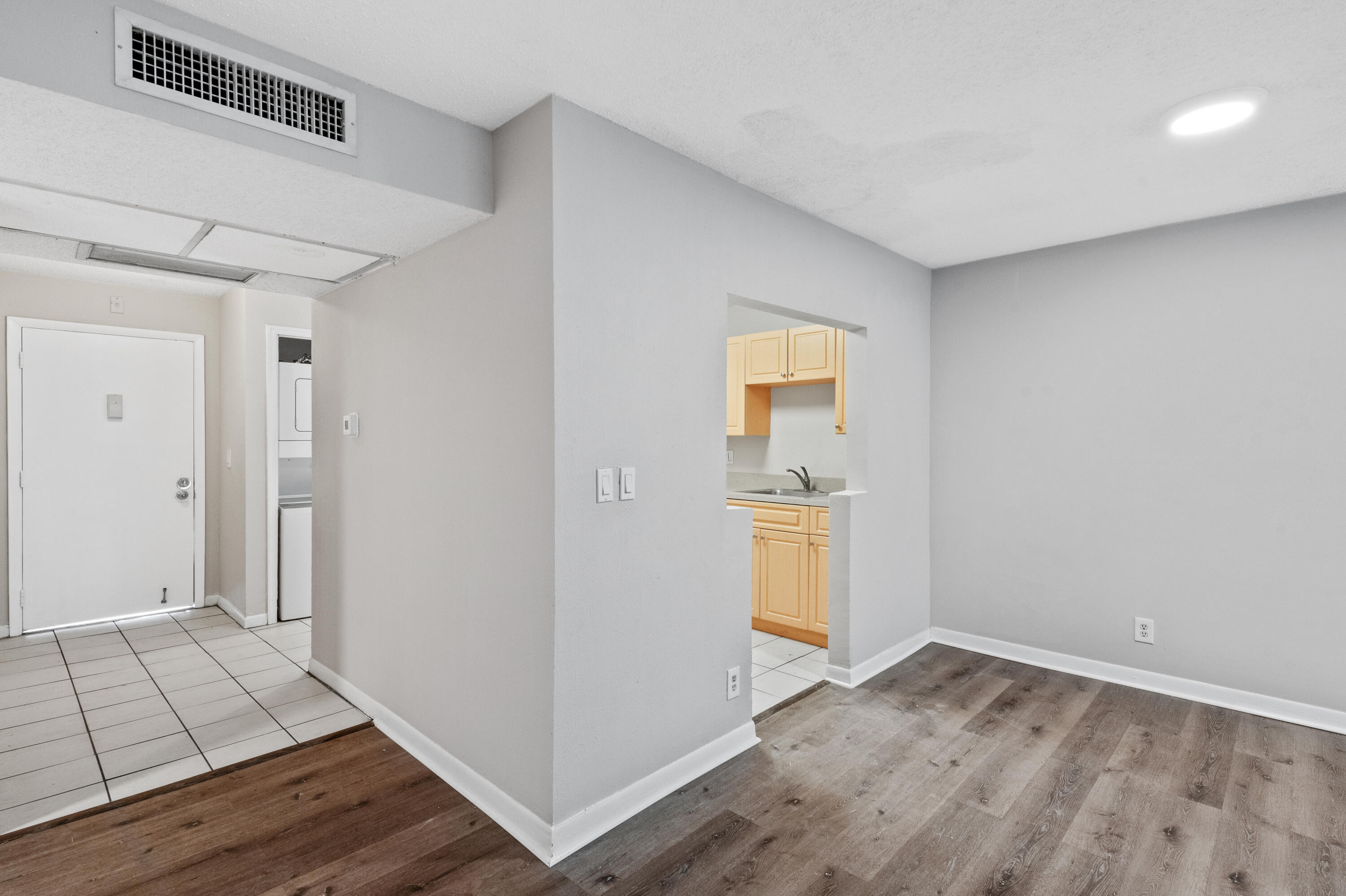 SANDPIPER CONDO - Residential