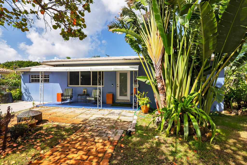 Photo of 227 Ashworth Street, West Palm Beach, FL 33405 (MLS # B26012315)