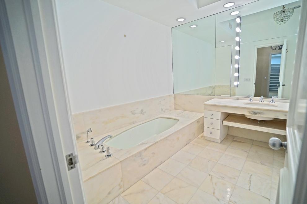 ADAMS HOUSE - Residential