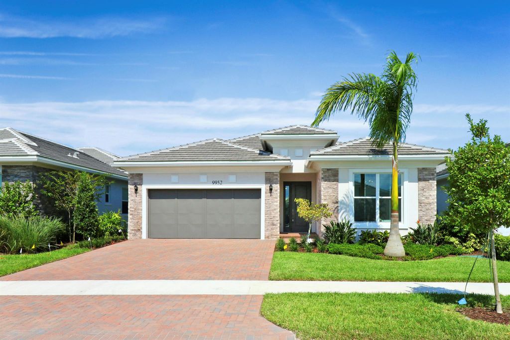 Photo of 9952 Regency Way, Palm Beach Gardens, FL 33412 (MLS # R10918315)