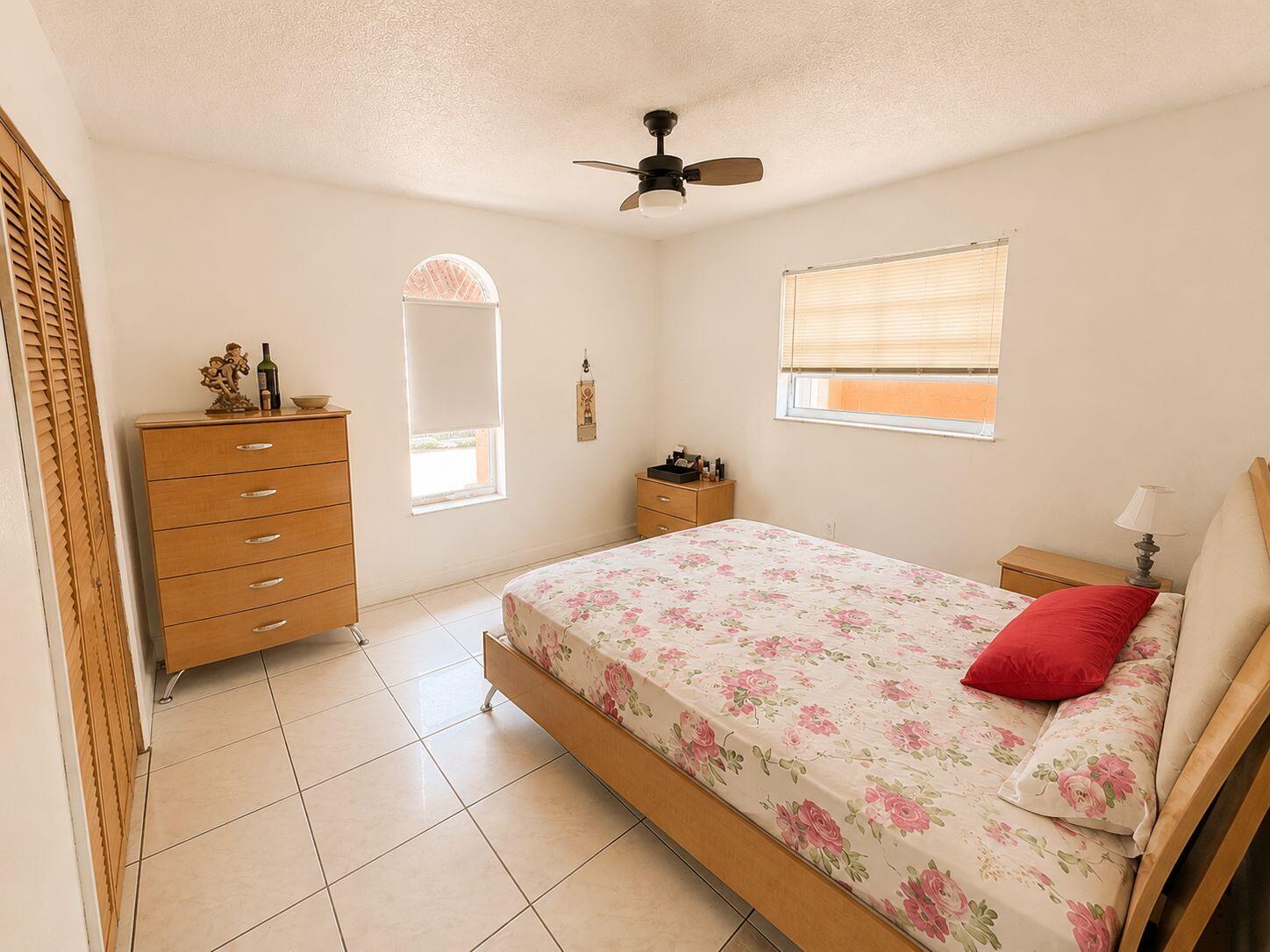 4210 W 10th Court