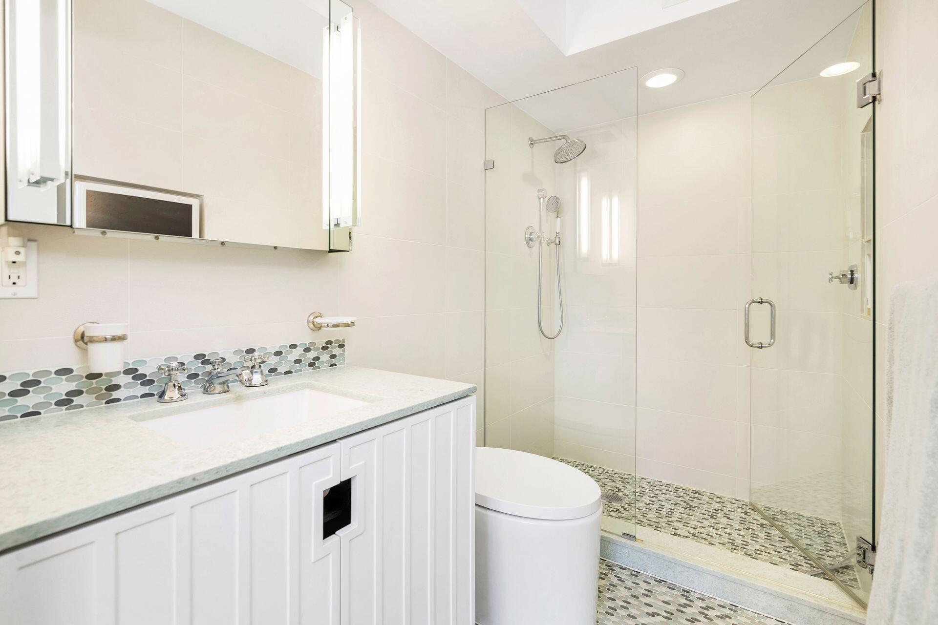 BEACH POINT CONDO - Residential