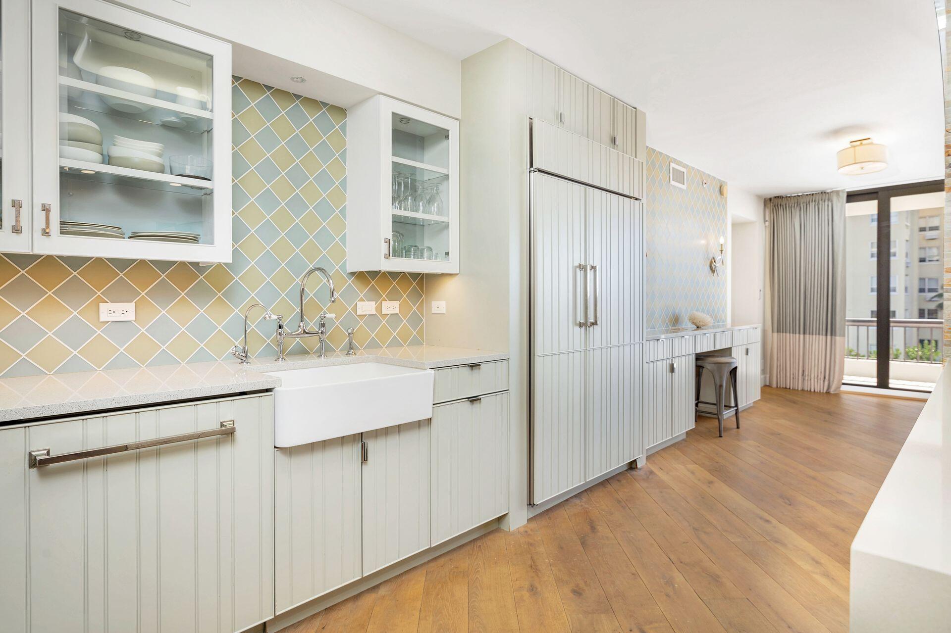 BEACH POINT CONDO - Residential