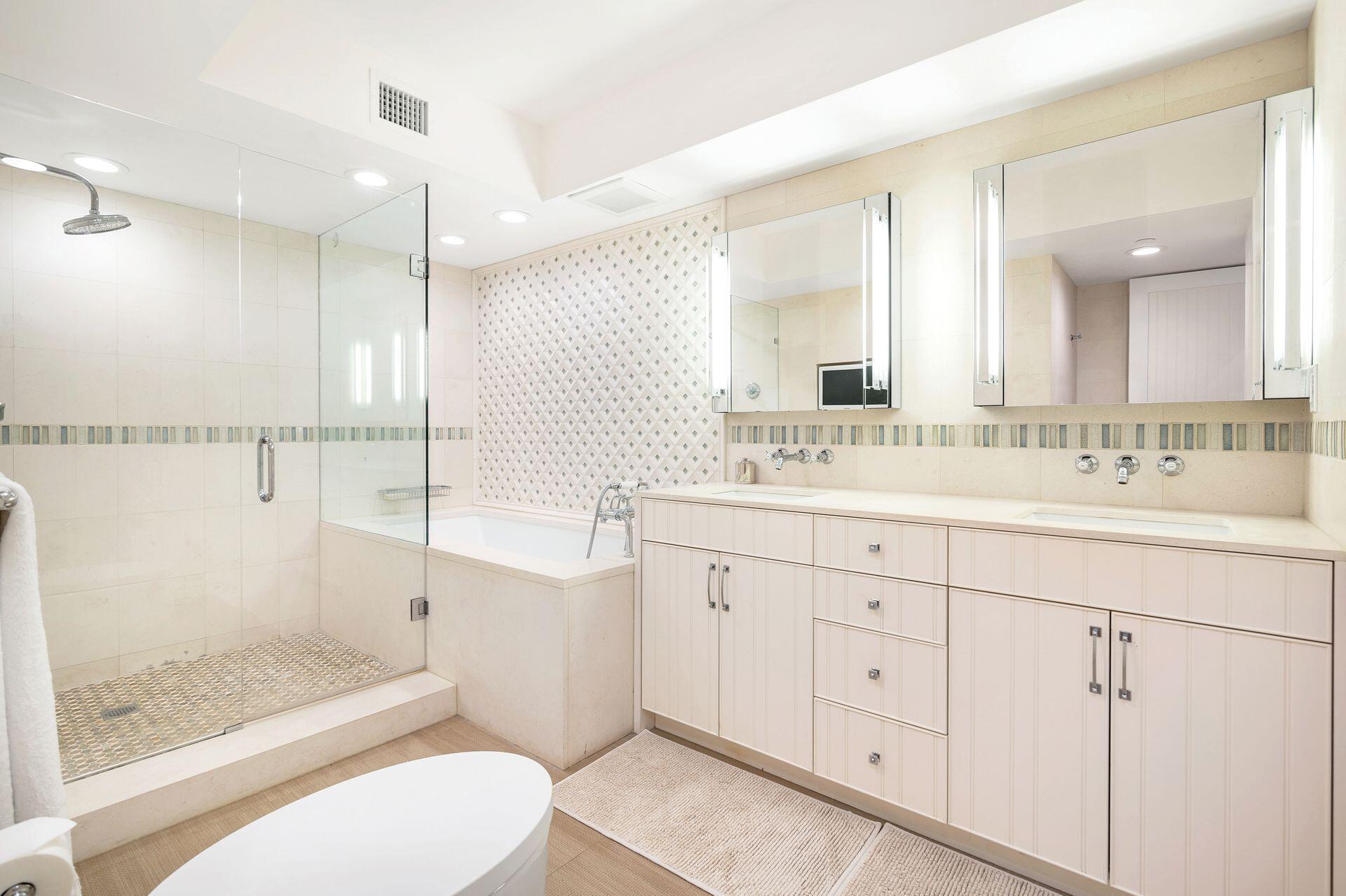 BEACH POINT CONDO - Residential