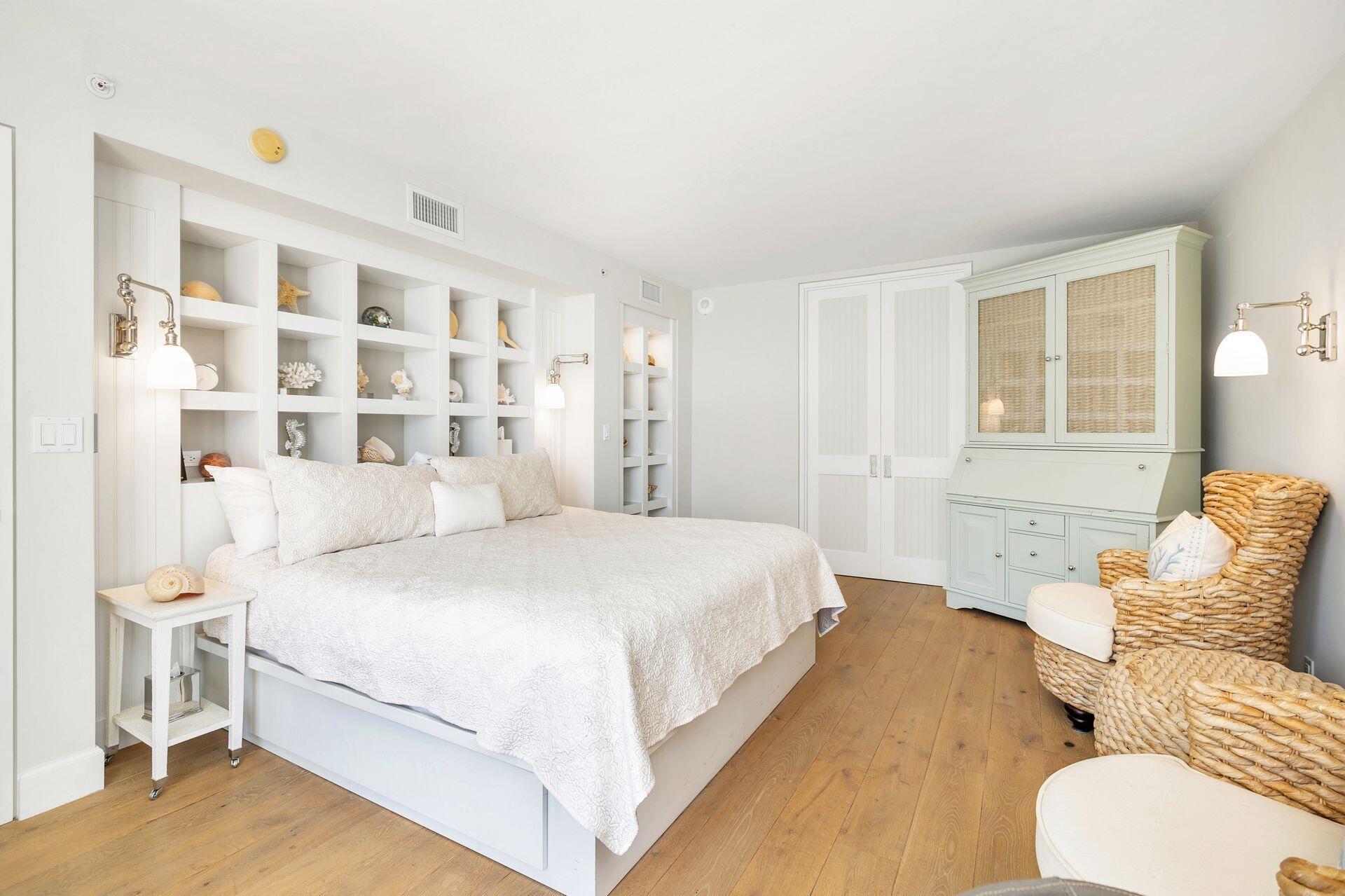 BEACH POINT CONDO - Residential