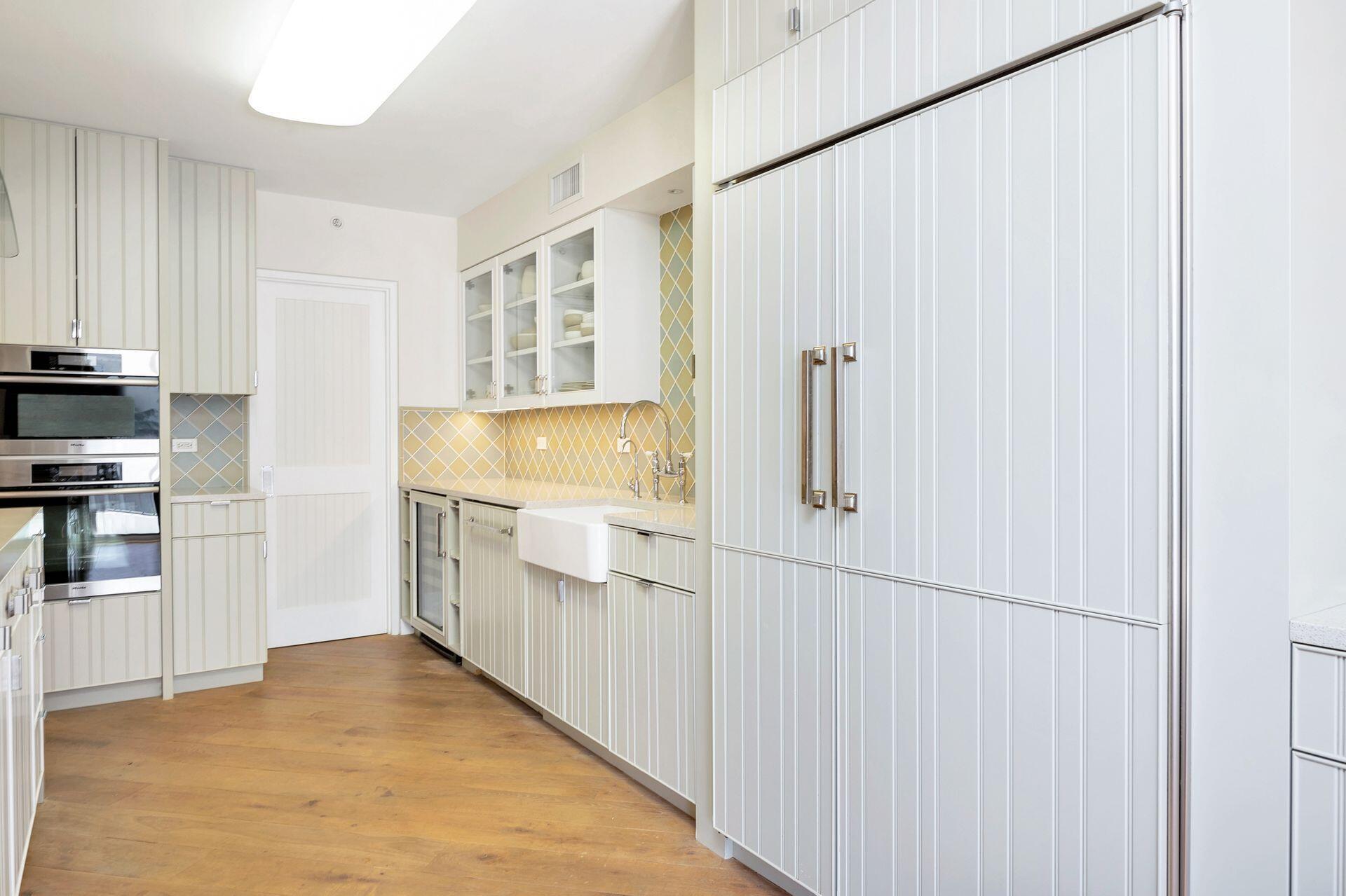 BEACH POINT CONDO - Residential