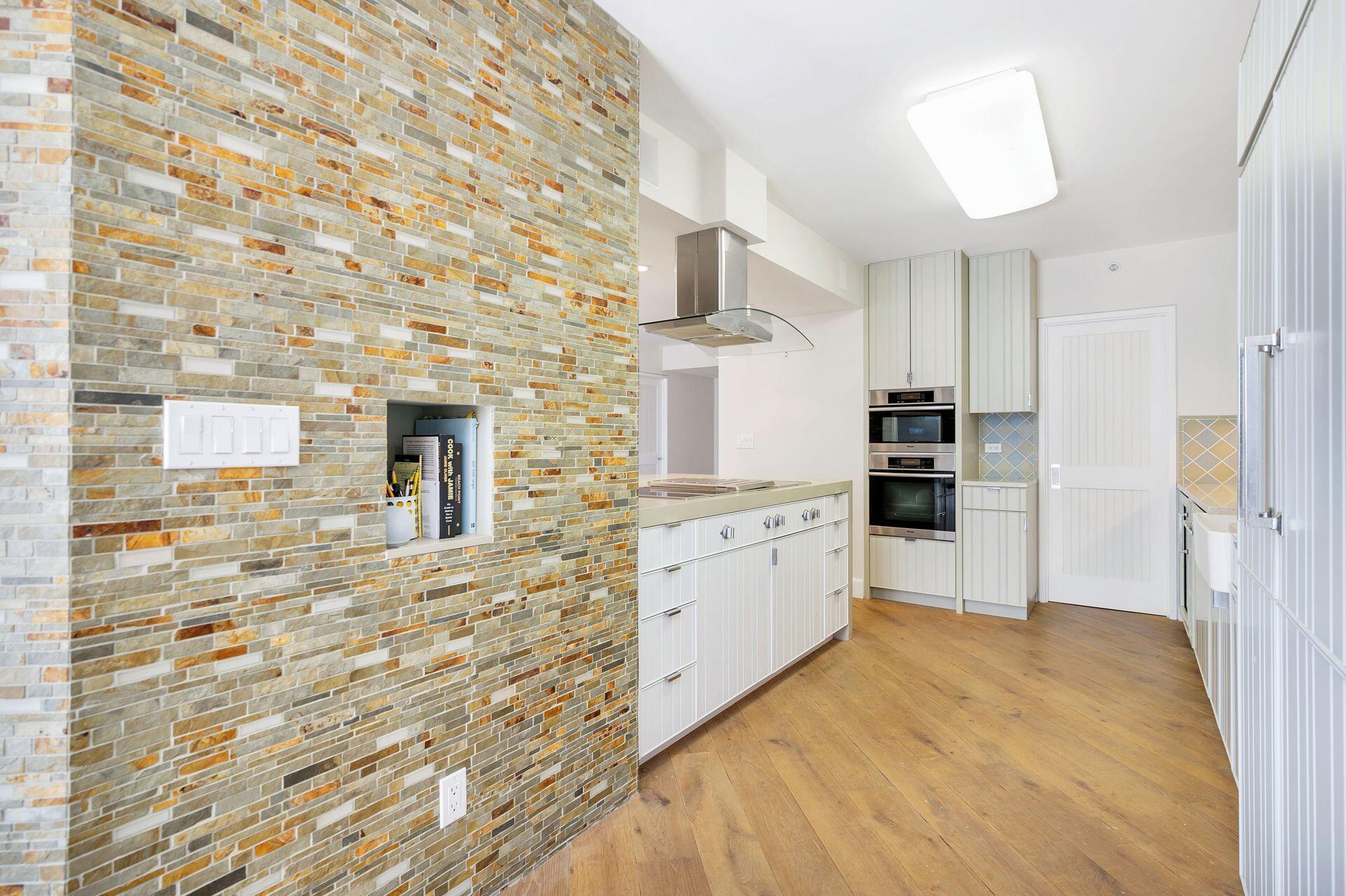 BEACH POINT CONDO - Residential