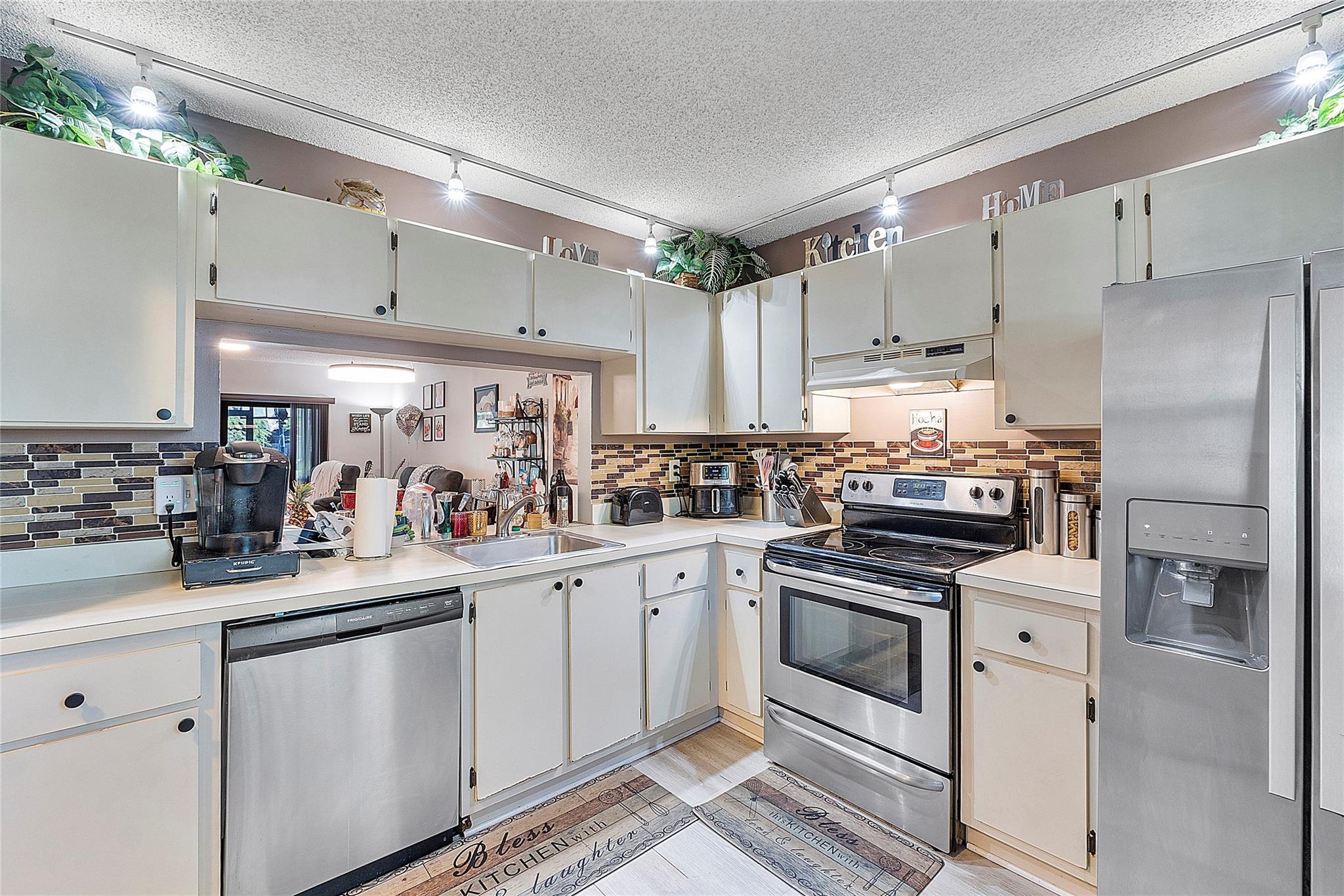 492 Westree Ln