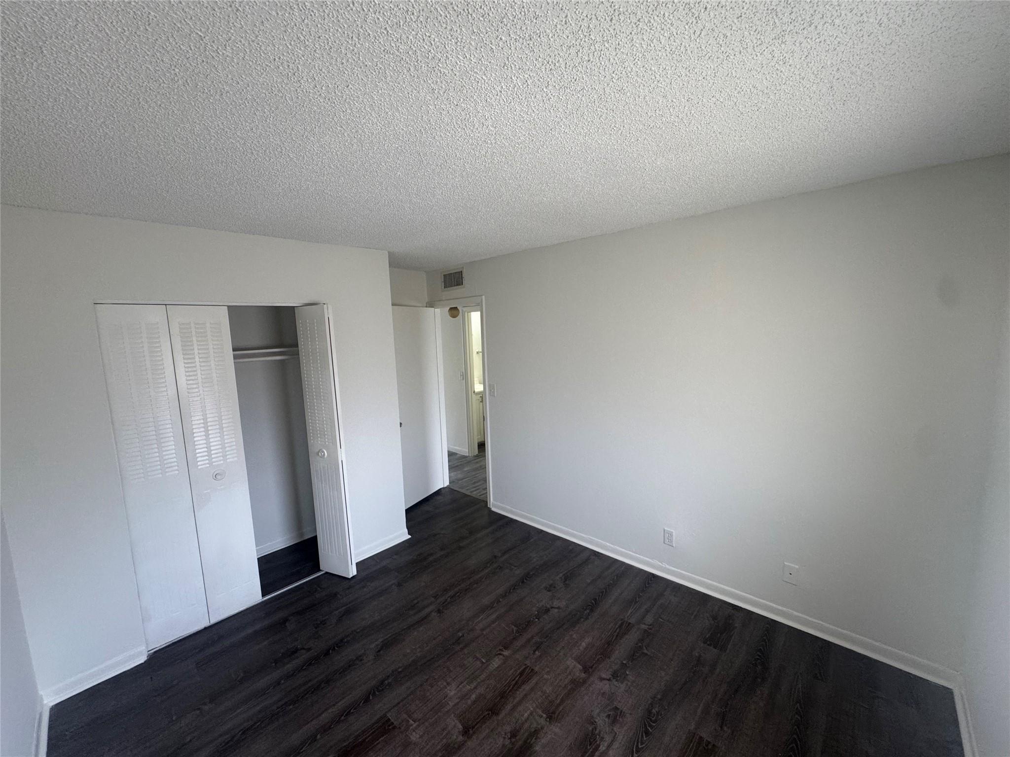 VILLAGE PARK AT OAKLAND C - Residential Lease