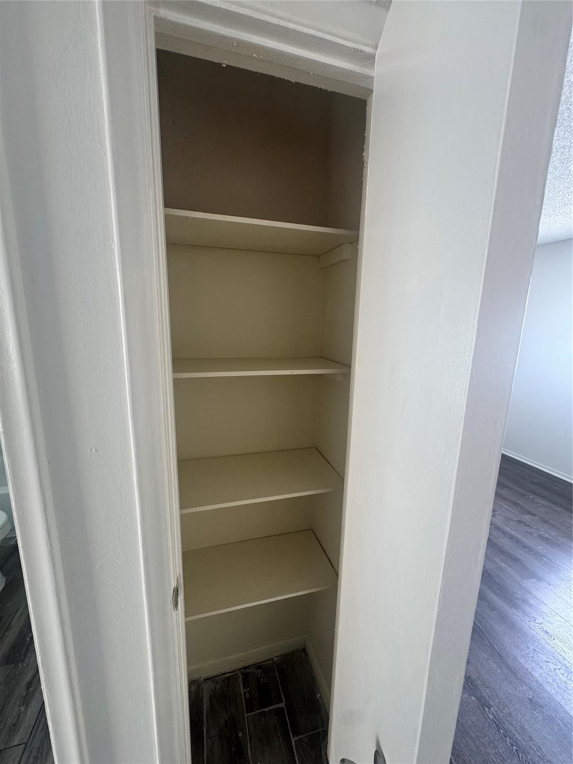 VILLAGE PARK AT OAKLAND C - Residential Lease