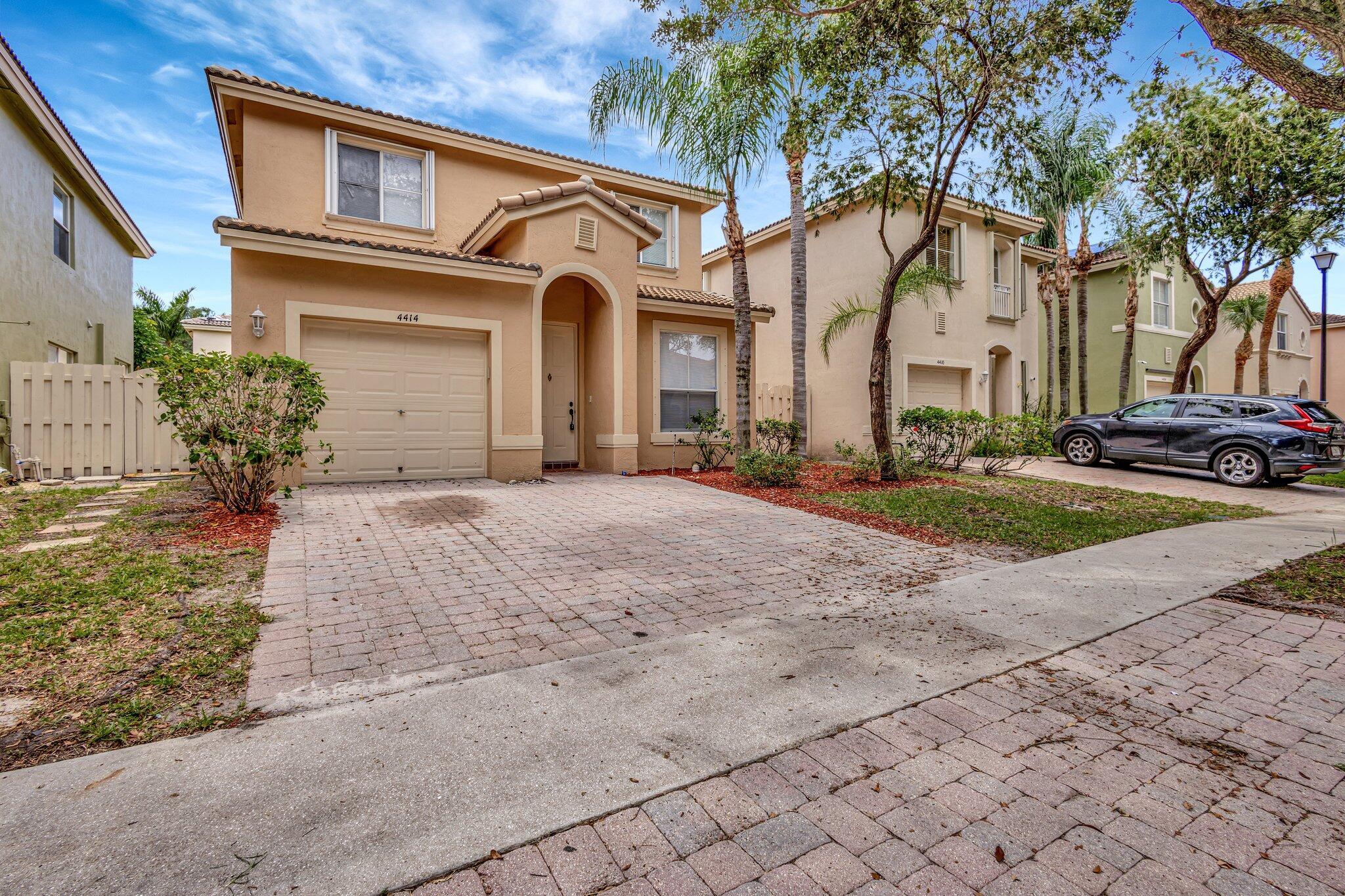 4414 Lake Lucerne Circle
