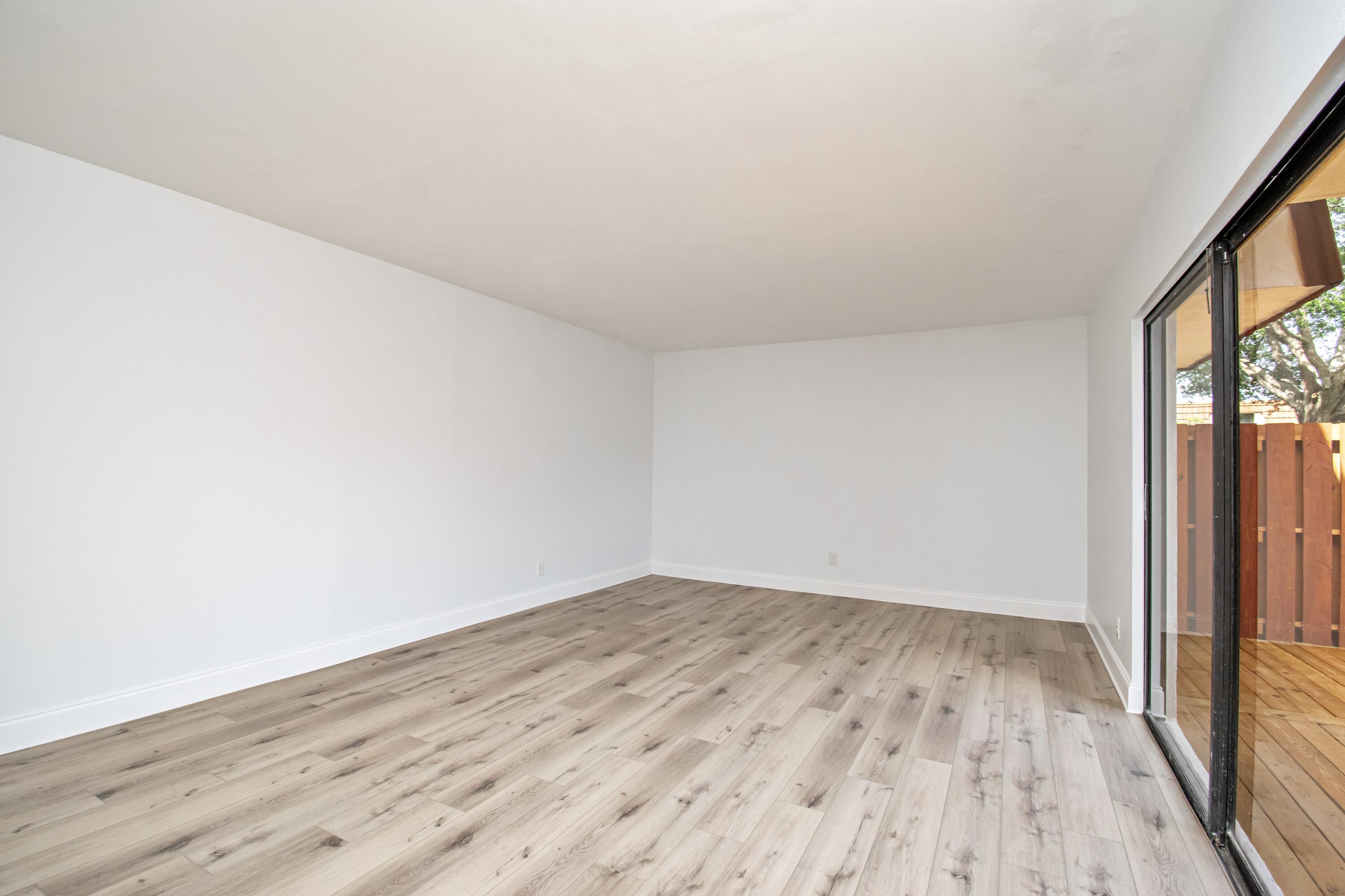 SPANISH WELLS CONDO I - Residential