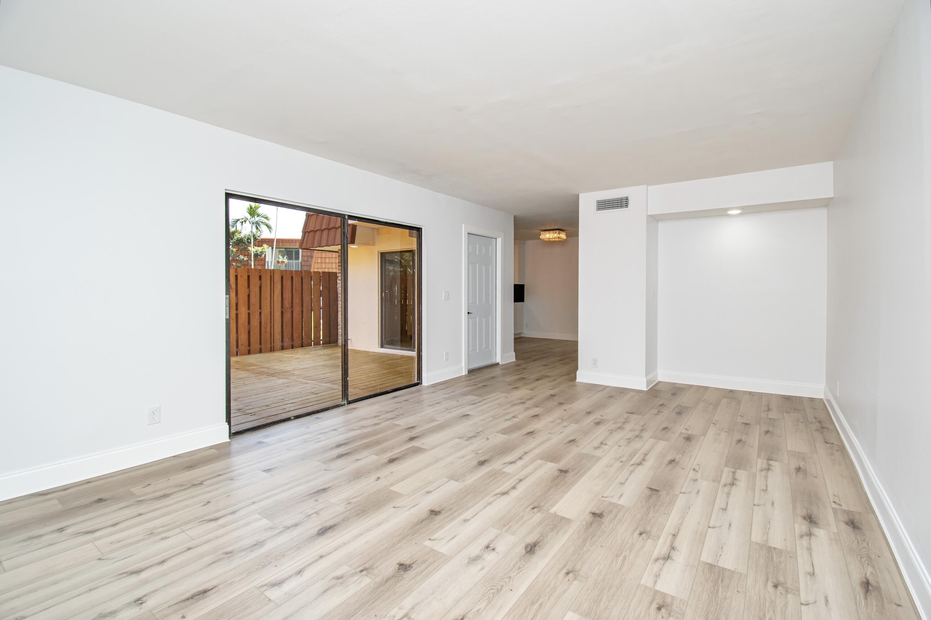 SPANISH WELLS CONDO I - Residential