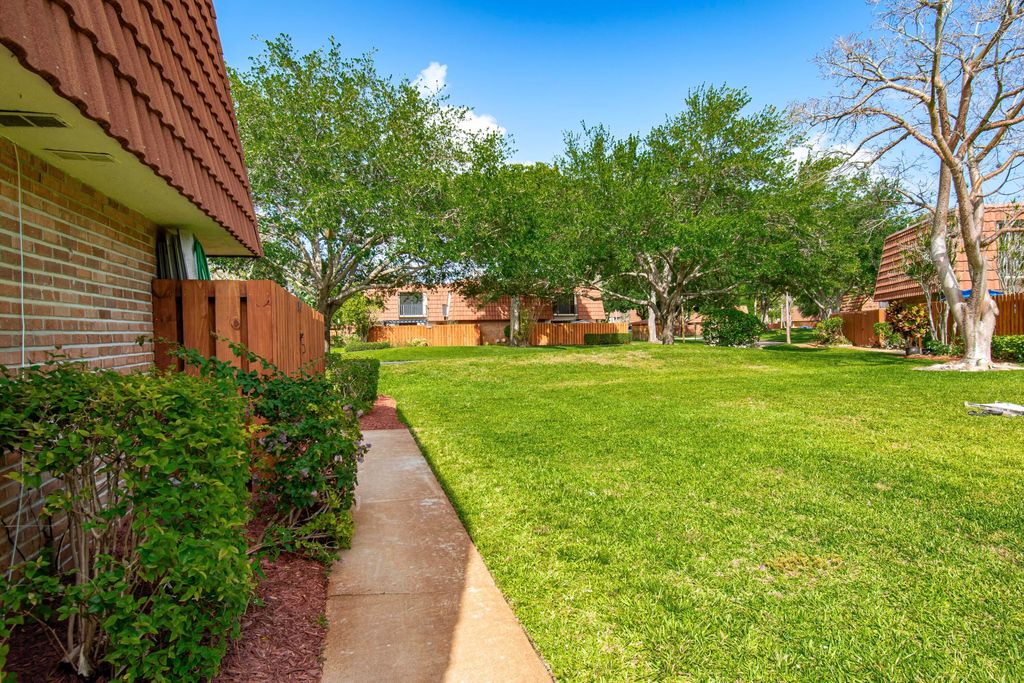 Photo of 3112 Spanish Wells Drive #14-a, Delray Beach, FL 33445 (MLS # B26012134)