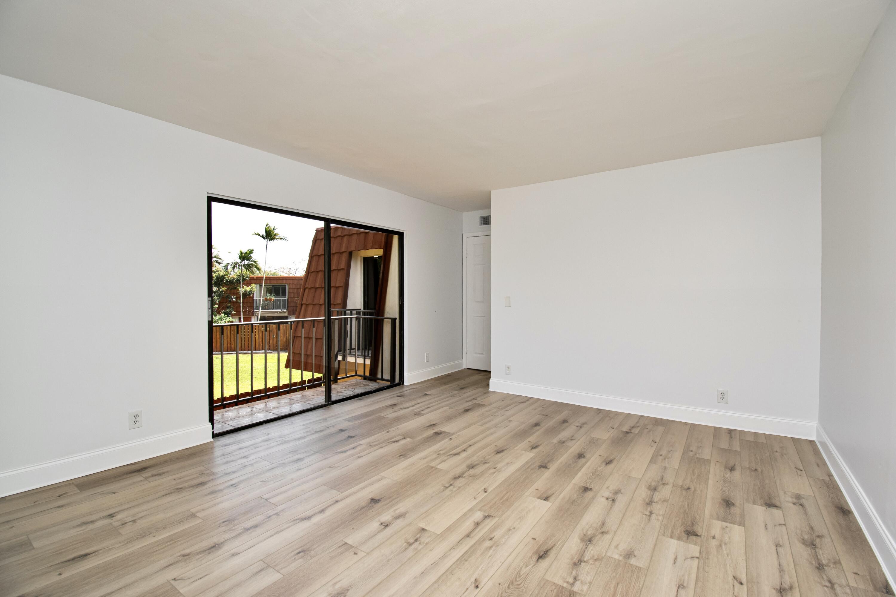 SPANISH WELLS CONDO I - Residential