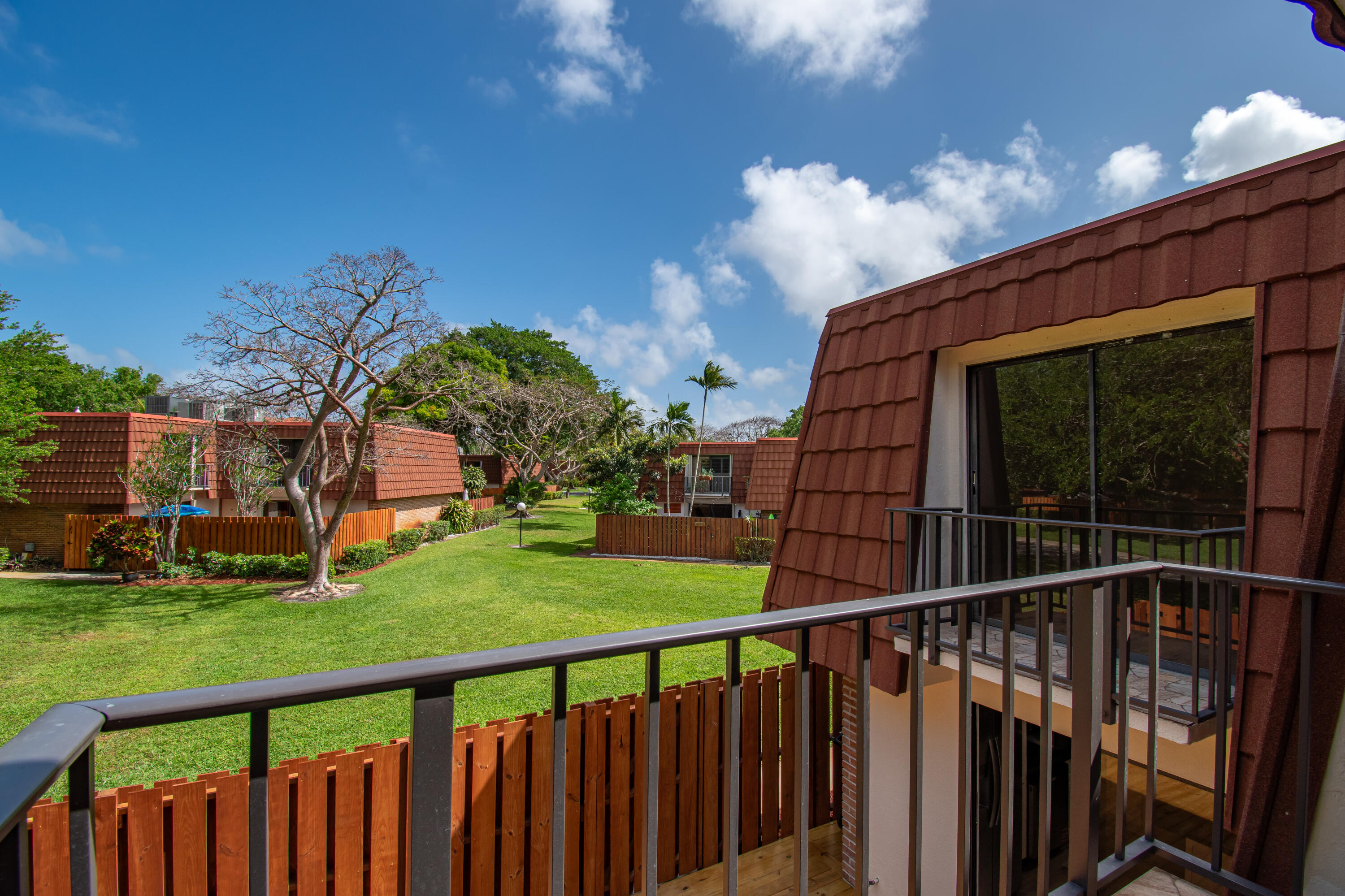 SPANISH WELLS CONDO I - Residential